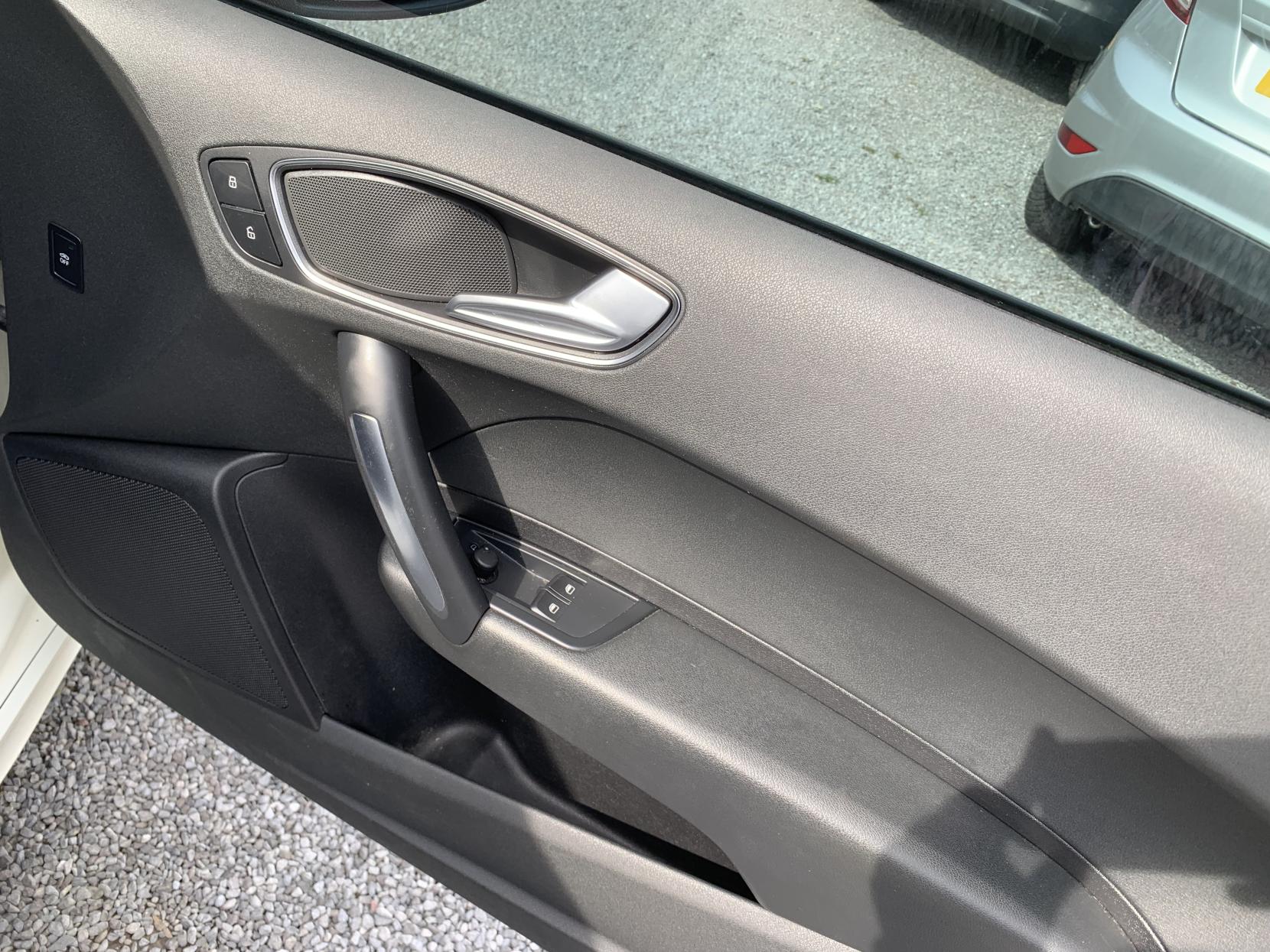 Audi A1 1.4 TFSI S line Hatchback 3dr Petrol Manual Euro 5 (s/s) (122 ps)