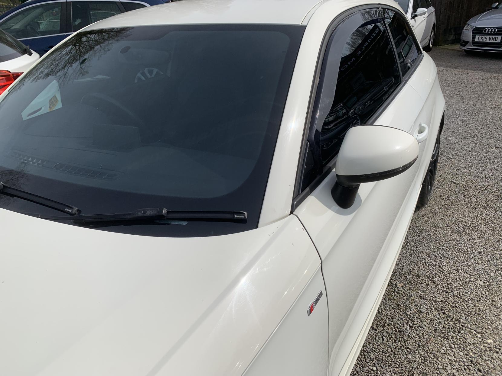 Audi A1 1.4 TFSI S line Hatchback 3dr Petrol Manual Euro 5 (s/s) (122 ps)