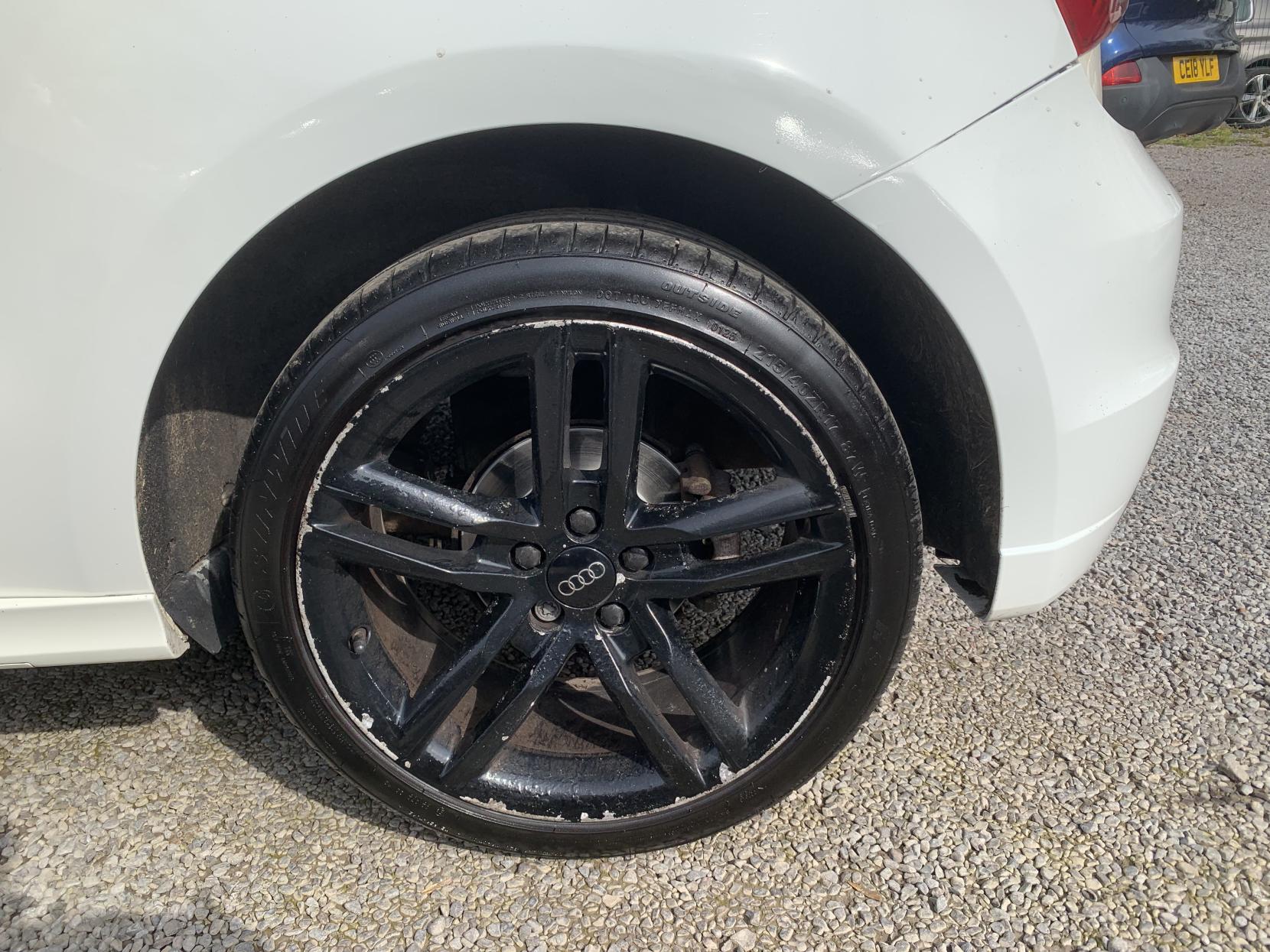 Audi A1 1.4 TFSI S line Hatchback 3dr Petrol Manual Euro 5 (s/s) (122 ps)