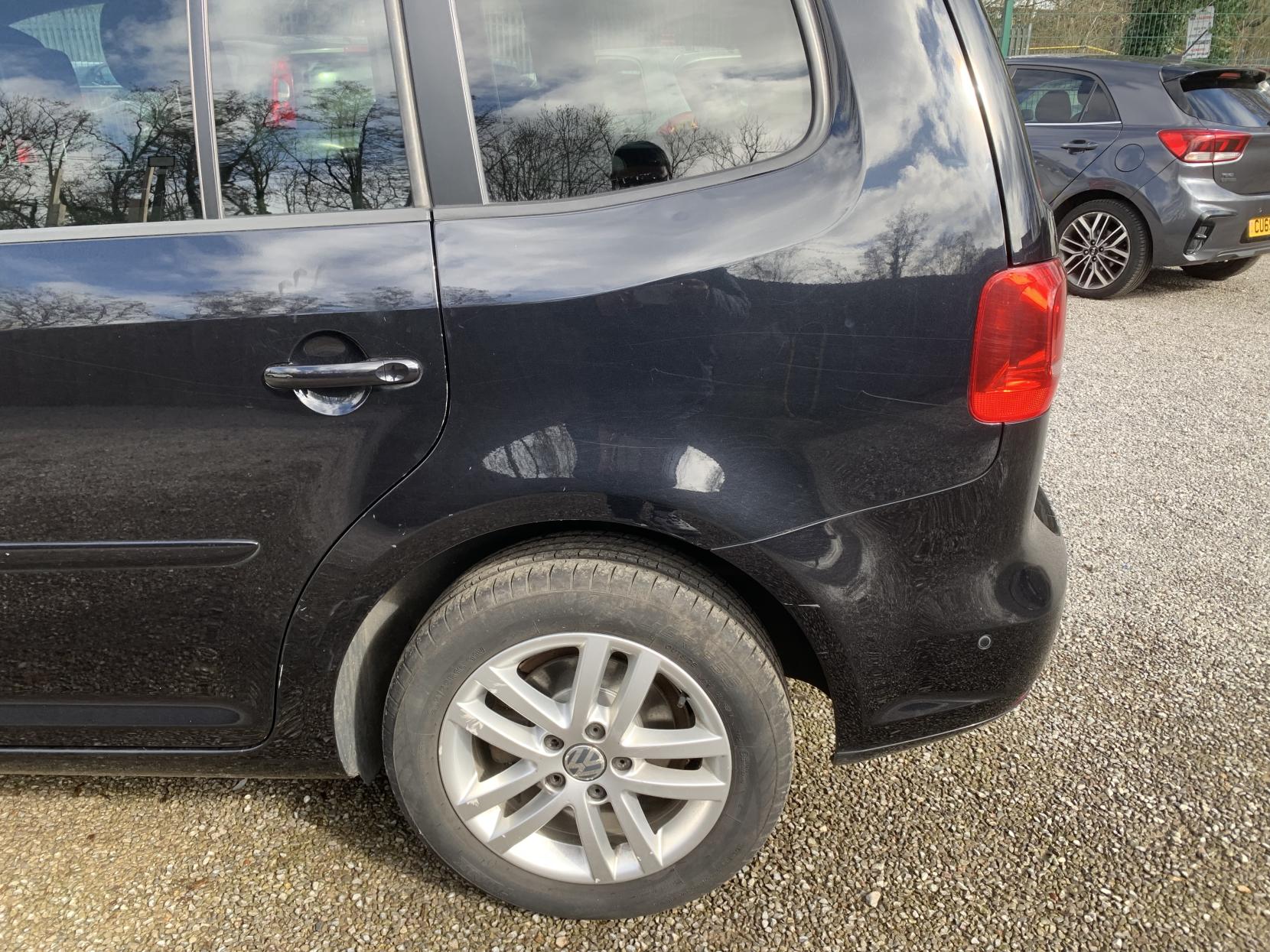 Volkswagen Touran 1.6 TDI BlueMotion Tech SE MPV 5dr Diesel DSG Euro 5 (s/s) (105 ps)