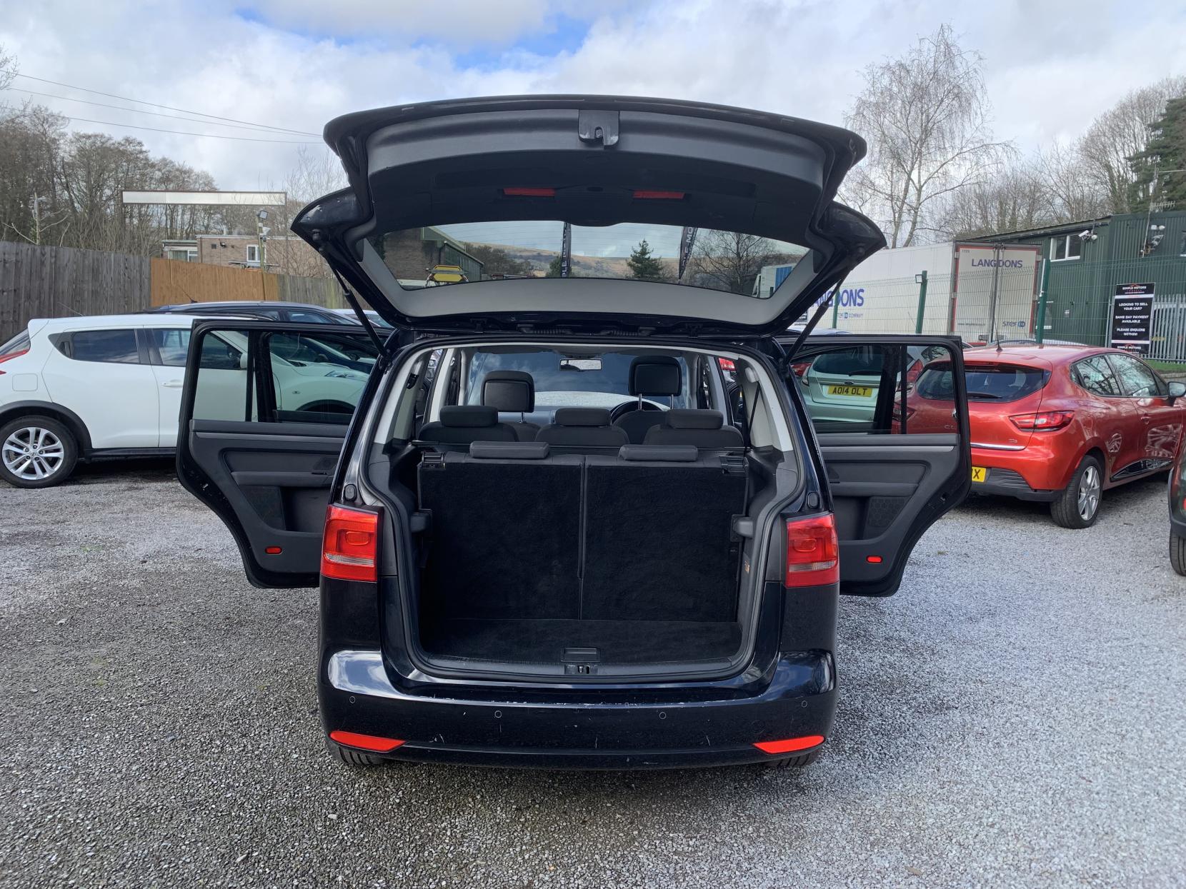 Volkswagen Touran 1.6 TDI BlueMotion Tech SE MPV 5dr Diesel DSG Euro 5 (s/s) (105 ps)