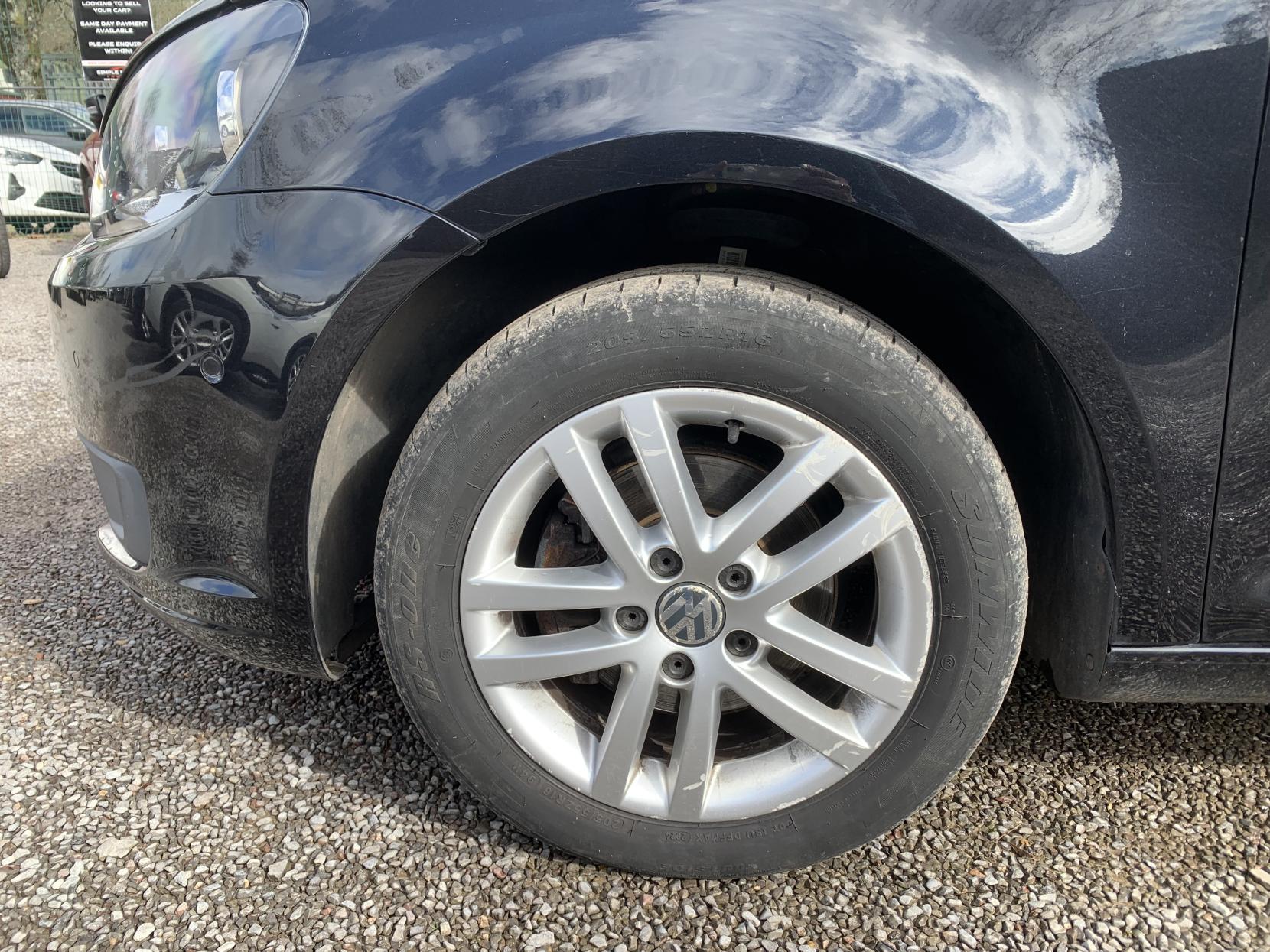 Volkswagen Touran 1.6 TDI BlueMotion Tech SE MPV 5dr Diesel DSG Euro 5 (s/s) (105 ps)