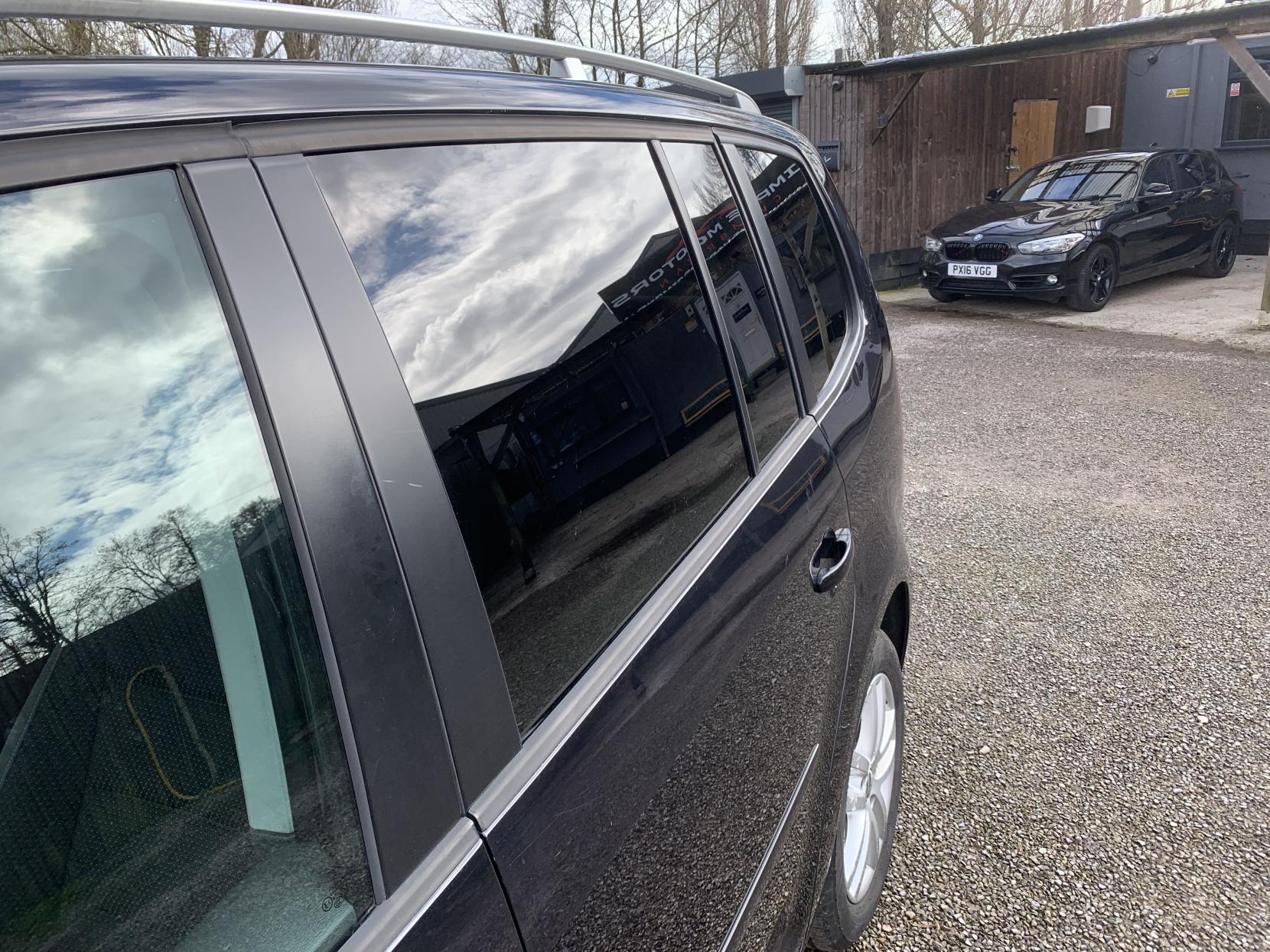 Volkswagen Touran 1.6 TDI BlueMotion Tech SE MPV 5dr Diesel DSG Euro 5 (s/s) (105 ps)