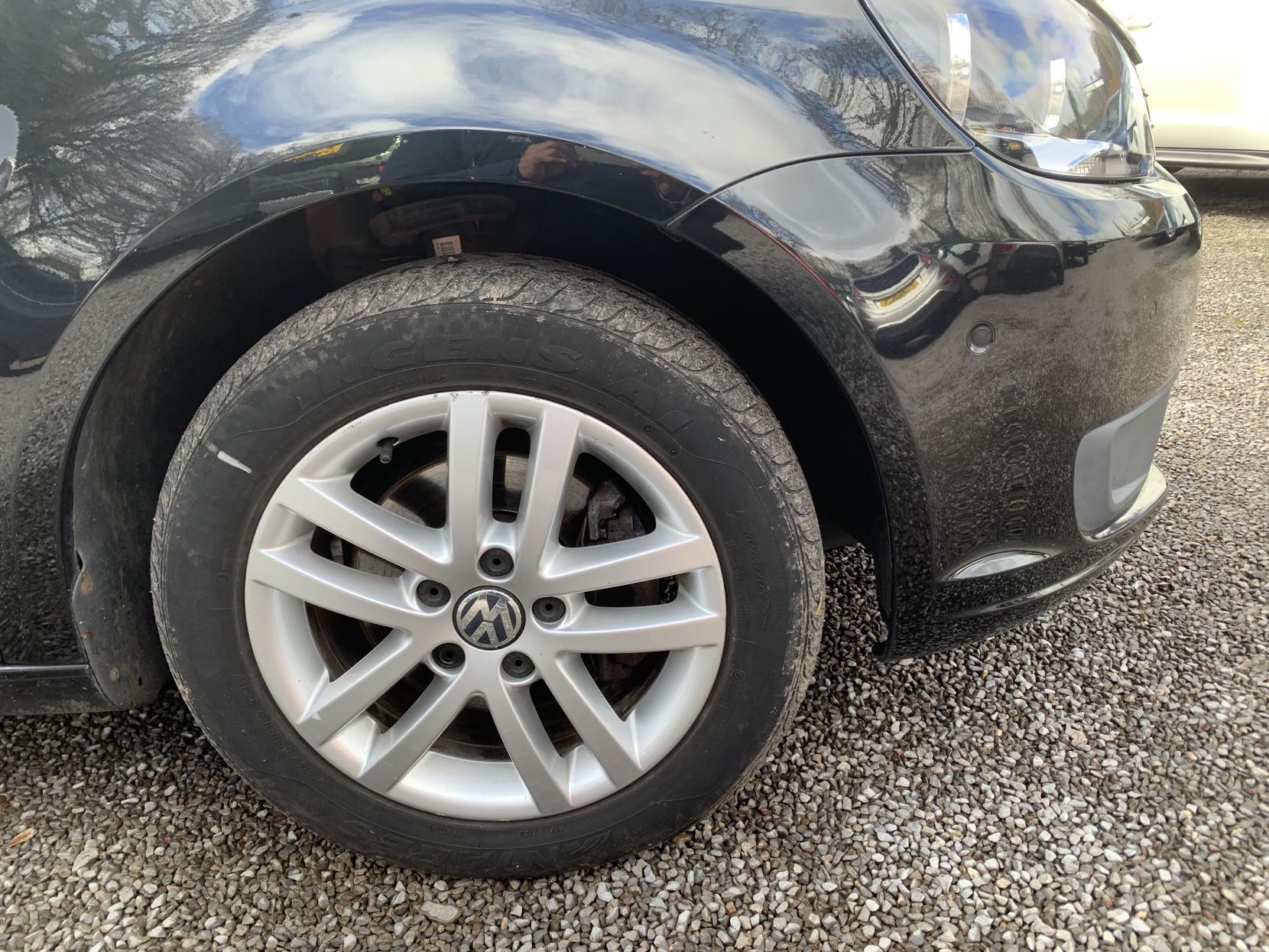 Volkswagen Touran 1.6 TDI BlueMotion Tech SE MPV 5dr Diesel DSG Euro 5 (s/s) (105 ps)