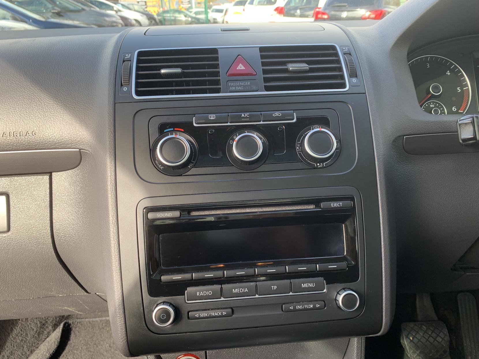 Volkswagen Touran 1.6 TDI BlueMotion Tech SE MPV 5dr Diesel DSG Euro 5 (s/s) (105 ps)