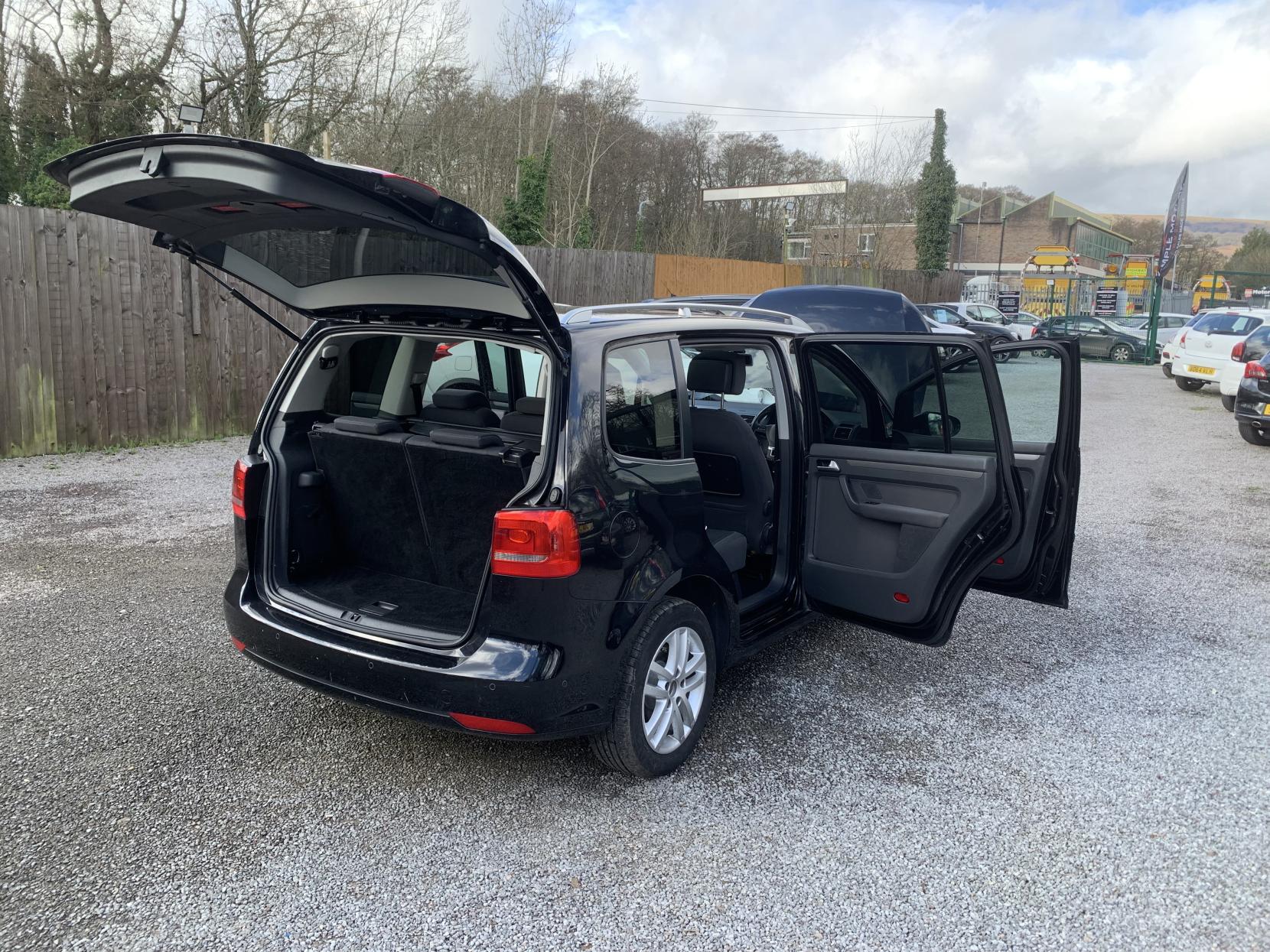 Volkswagen Touran 1.6 TDI BlueMotion Tech SE MPV 5dr Diesel DSG Euro 5 (s/s) (105 ps)