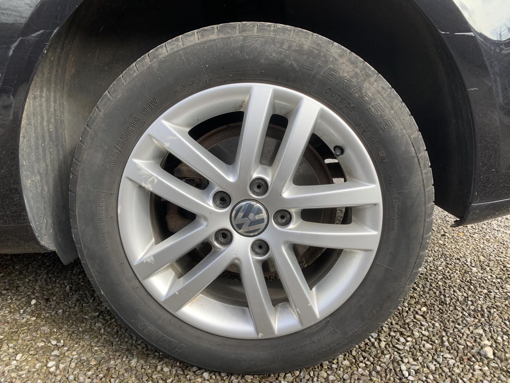 Volkswagen Touran 1.6 TDI BlueMotion Tech SE MPV 5dr Diesel DSG Euro 5 (s/s) (105 ps)