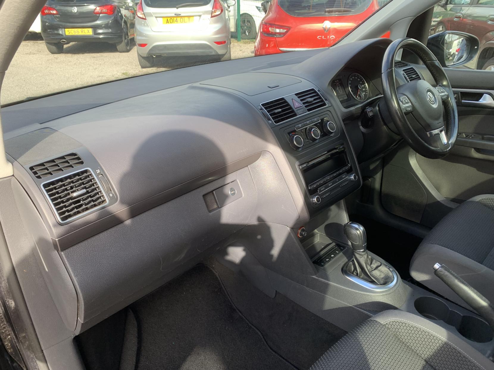 Volkswagen Touran 1.6 TDI BlueMotion Tech SE MPV 5dr Diesel DSG Euro 5 (s/s) (105 ps)