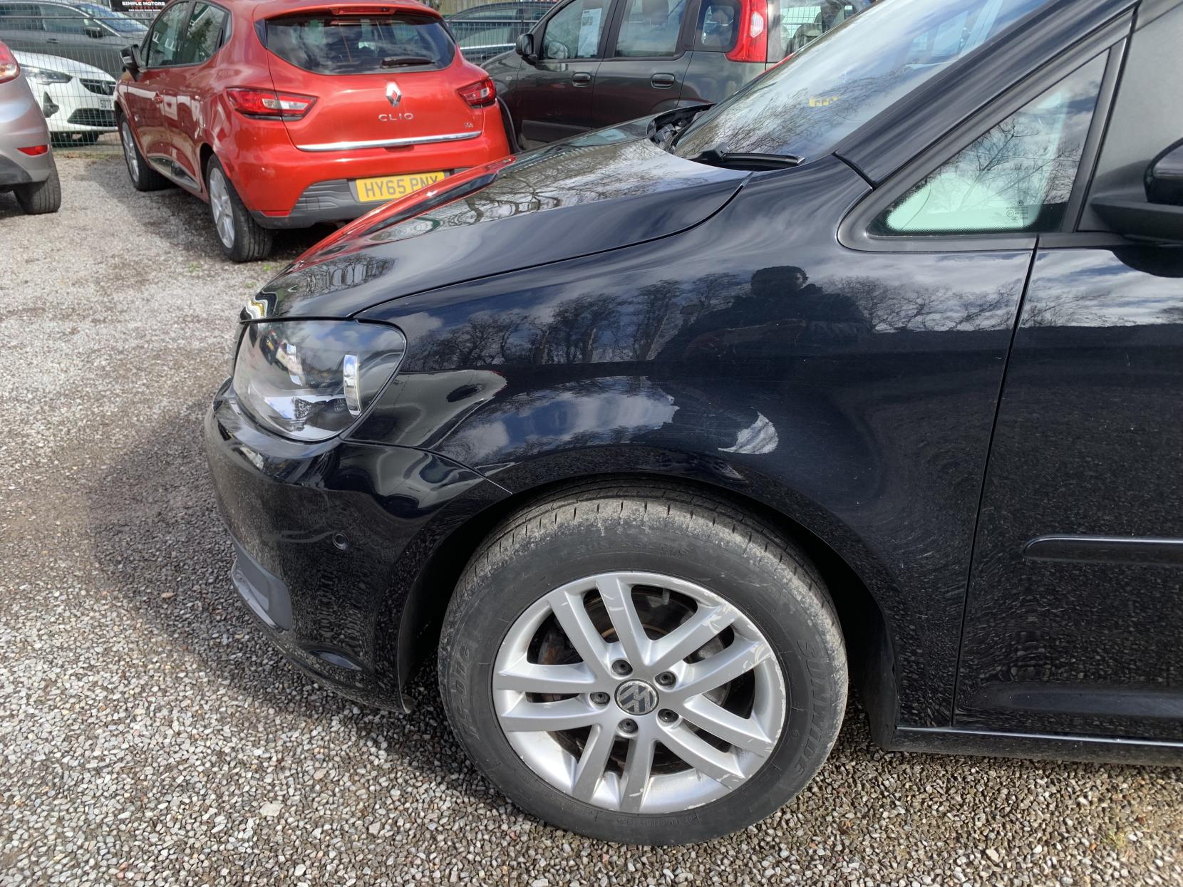 Volkswagen Touran 1.6 TDI BlueMotion Tech SE MPV 5dr Diesel DSG Euro 5 (s/s) (105 ps)