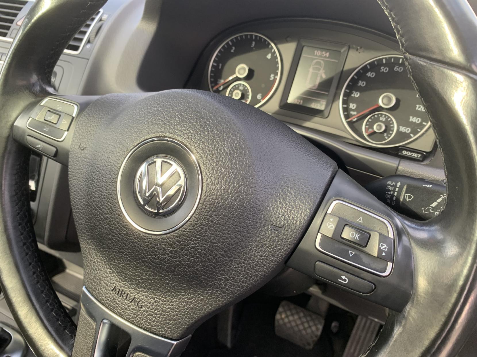 Volkswagen Touran 1.6 TDI BlueMotion Tech SE MPV 5dr Diesel DSG Euro 5 (s/s) (105 ps)