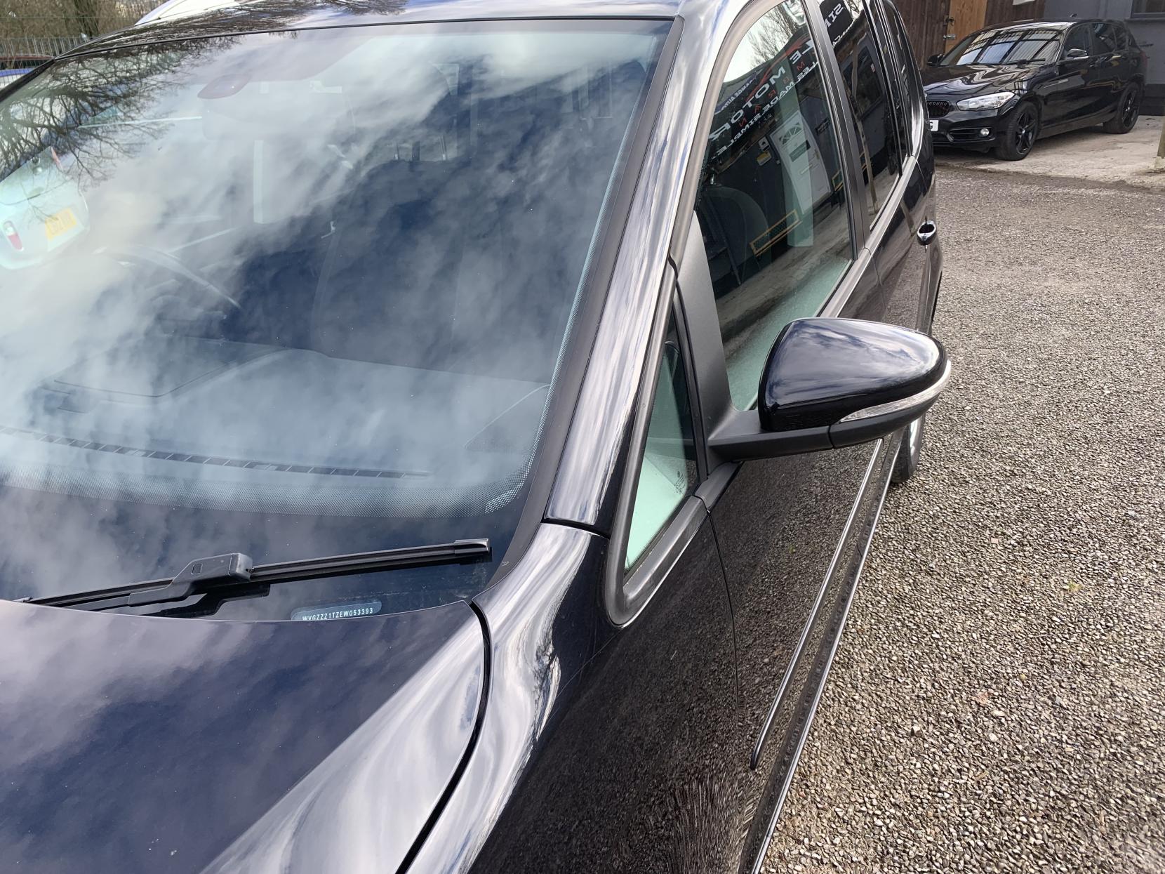 Volkswagen Touran 1.6 TDI BlueMotion Tech SE MPV 5dr Diesel DSG Euro 5 (s/s) (105 ps)