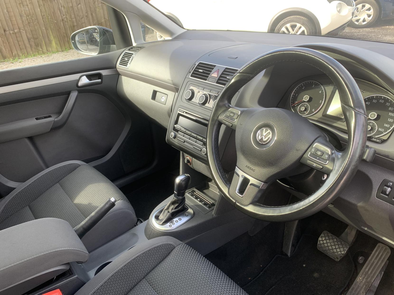 Volkswagen Touran 1.6 TDI BlueMotion Tech SE MPV 5dr Diesel DSG Euro 5 (s/s) (105 ps)