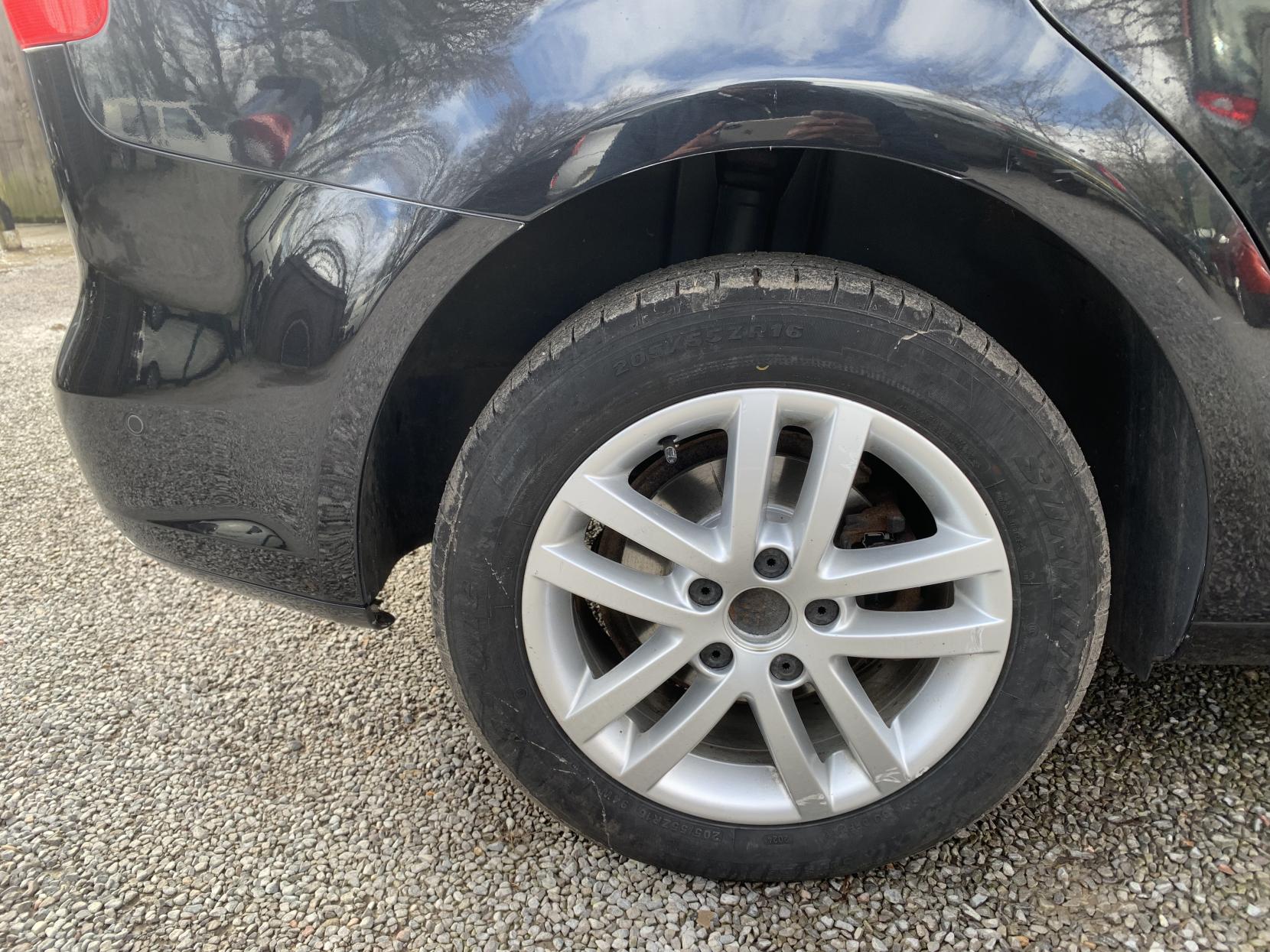 Volkswagen Touran 1.6 TDI BlueMotion Tech SE MPV 5dr Diesel DSG Euro 5 (s/s) (105 ps)