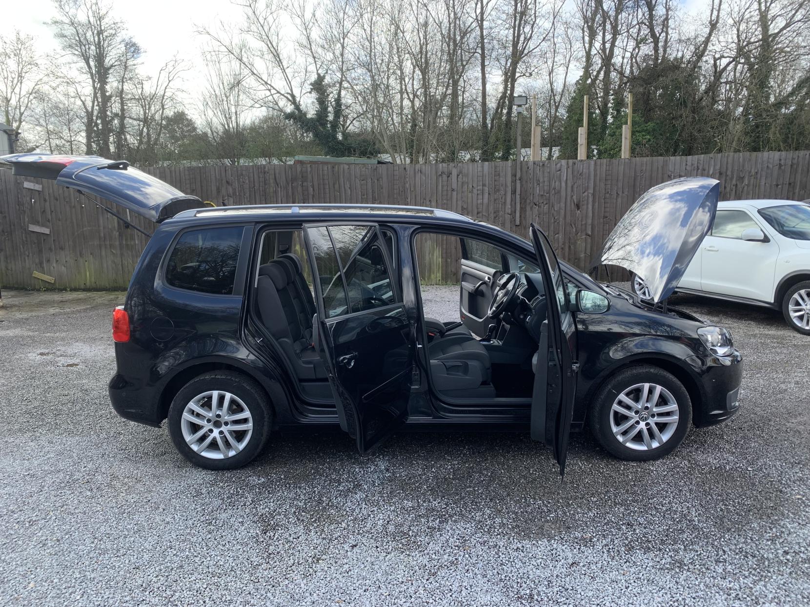 Volkswagen Touran 1.6 TDI BlueMotion Tech SE MPV 5dr Diesel DSG Euro 5 (s/s) (105 ps)