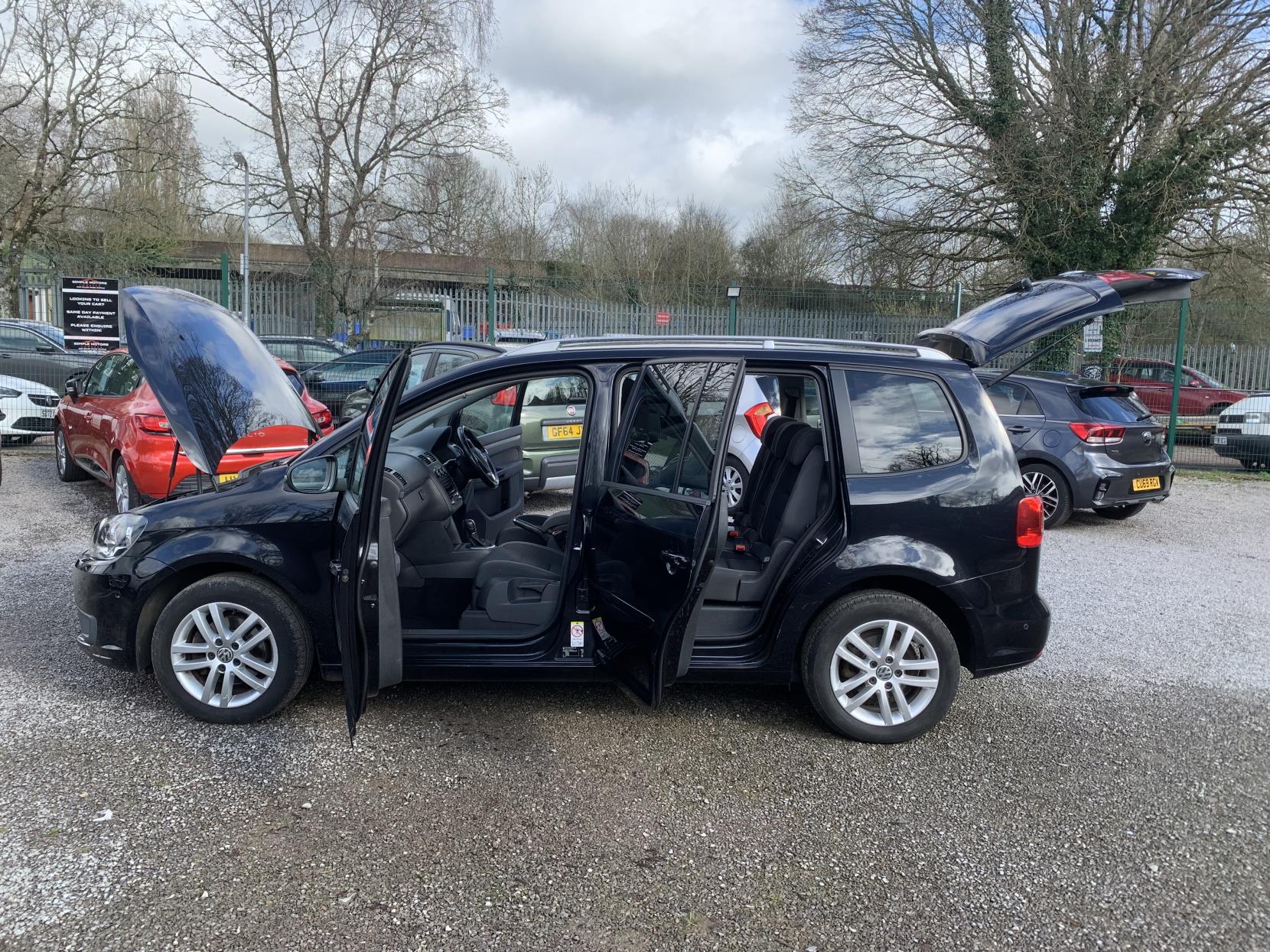 Volkswagen Touran 1.6 TDI BlueMotion Tech SE MPV 5dr Diesel DSG Euro 5 (s/s) (105 ps)