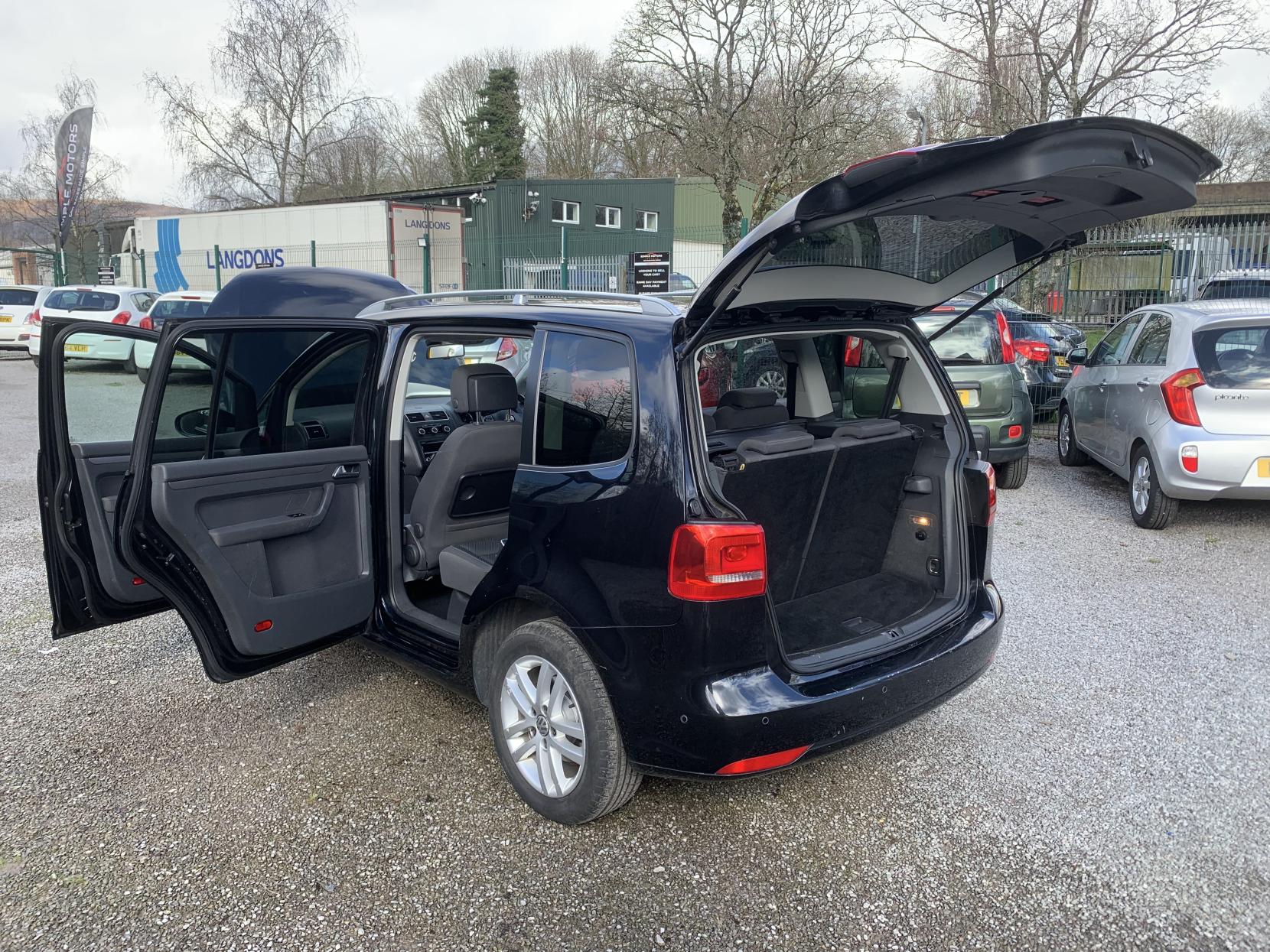 Volkswagen Touran 1.6 TDI BlueMotion Tech SE MPV 5dr Diesel DSG Euro 5 (s/s) (105 ps)