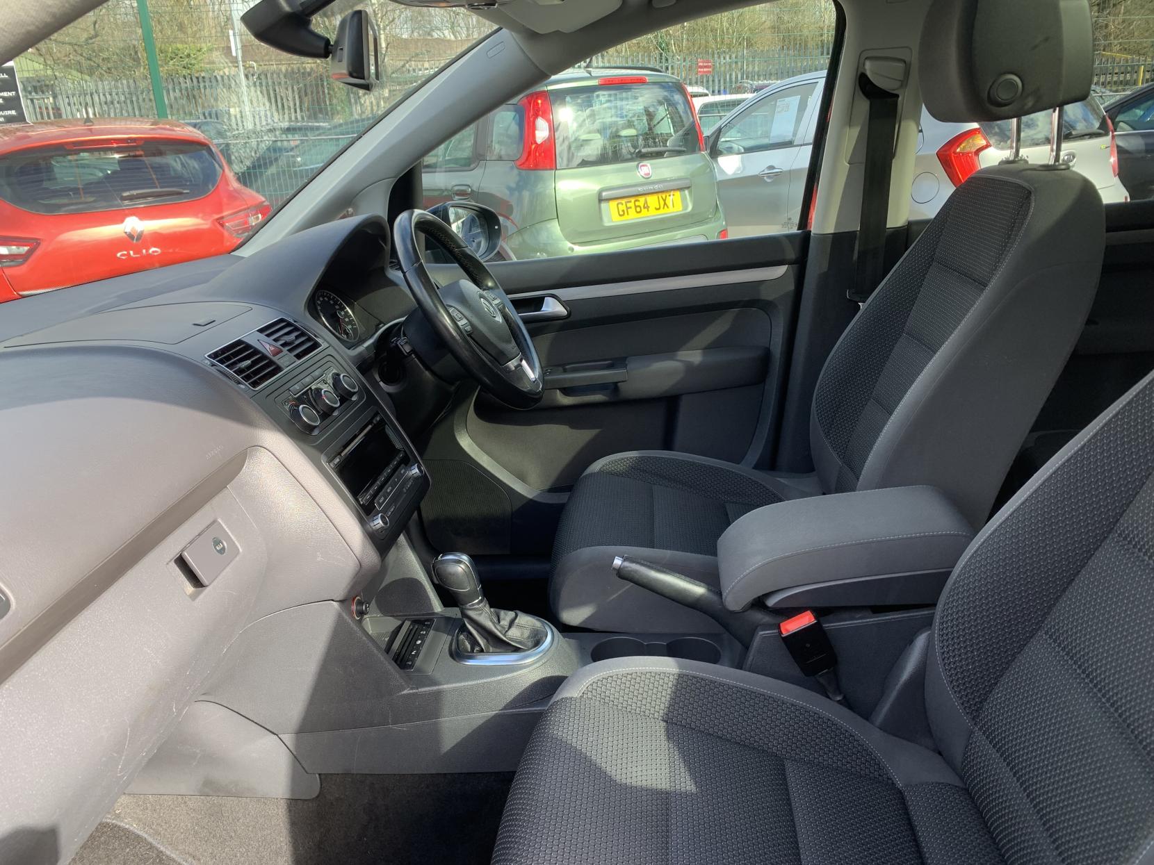 Volkswagen Touran 1.6 TDI BlueMotion Tech SE MPV 5dr Diesel DSG Euro 5 (s/s) (105 ps)