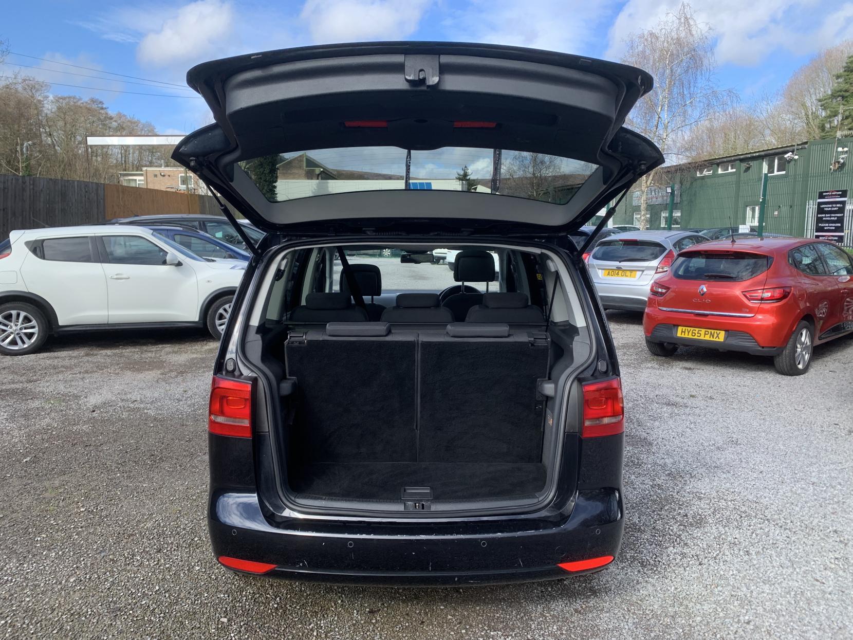 Volkswagen Touran 1.6 TDI BlueMotion Tech SE MPV 5dr Diesel DSG Euro 5 (s/s) (105 ps)