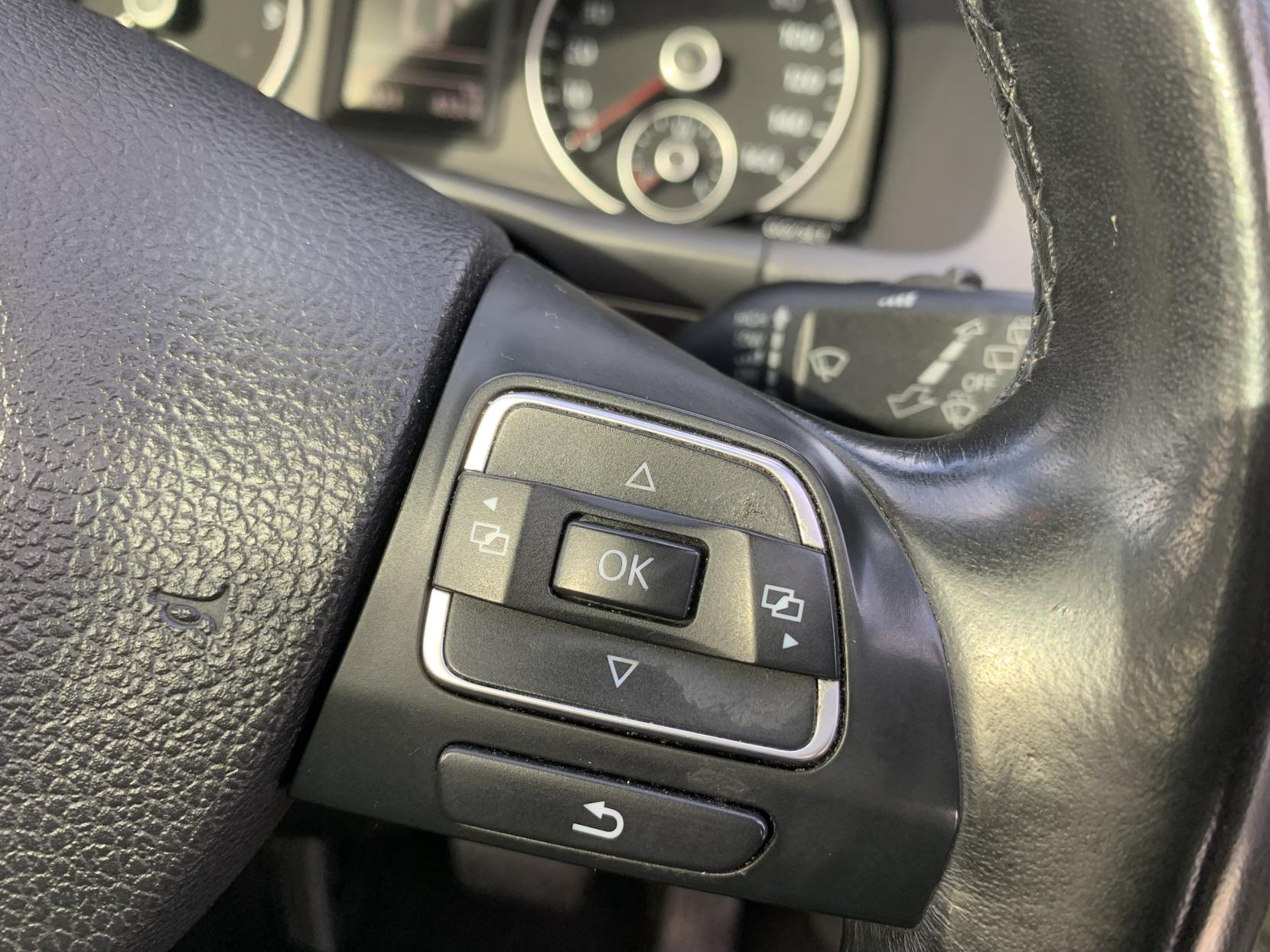 Volkswagen Touran 1.6 TDI BlueMotion Tech SE MPV 5dr Diesel DSG Euro 5 (s/s) (105 ps)