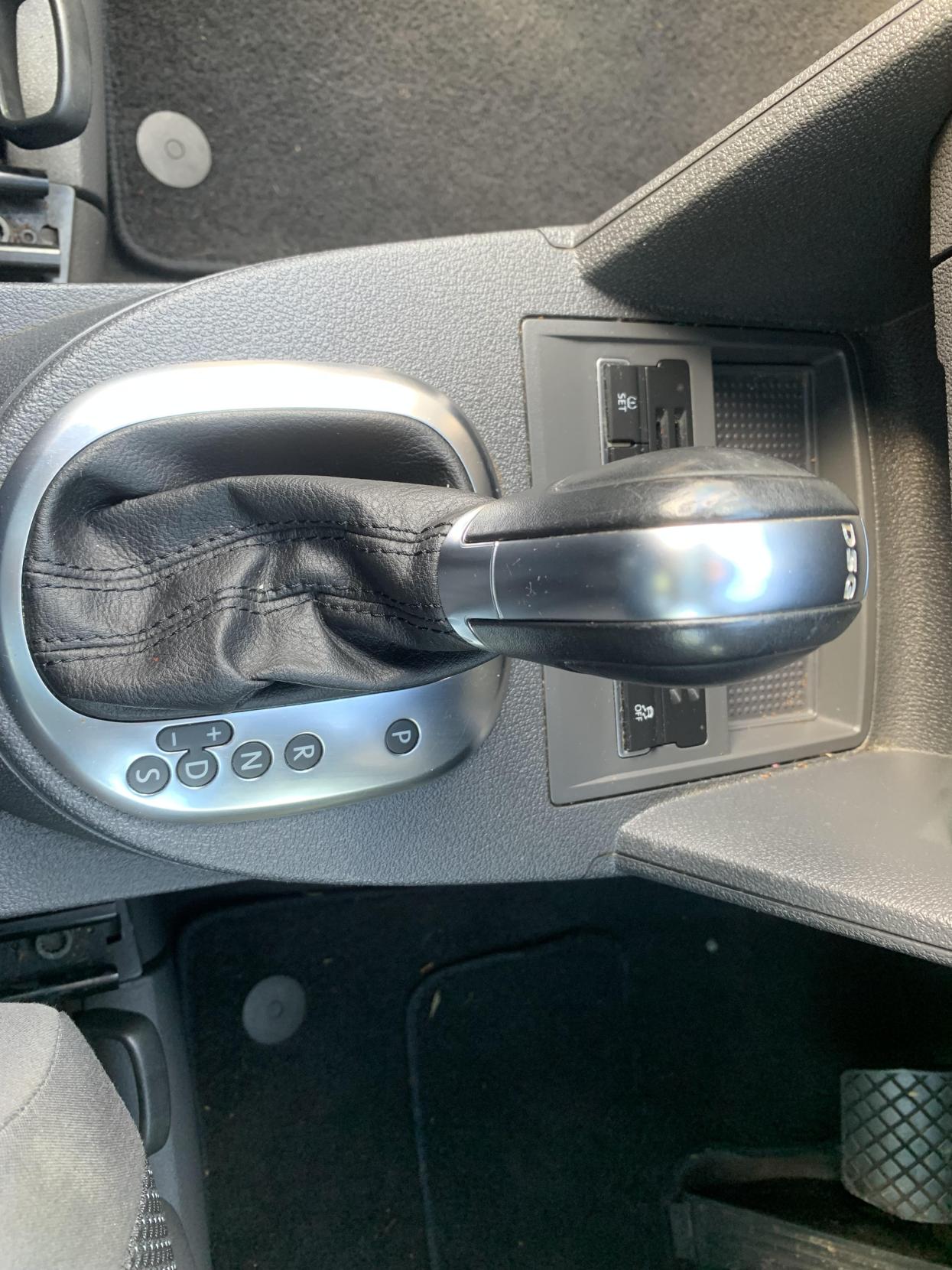 Volkswagen Touran 1.6 TDI BlueMotion Tech SE MPV 5dr Diesel DSG Euro 5 (s/s) (105 ps)