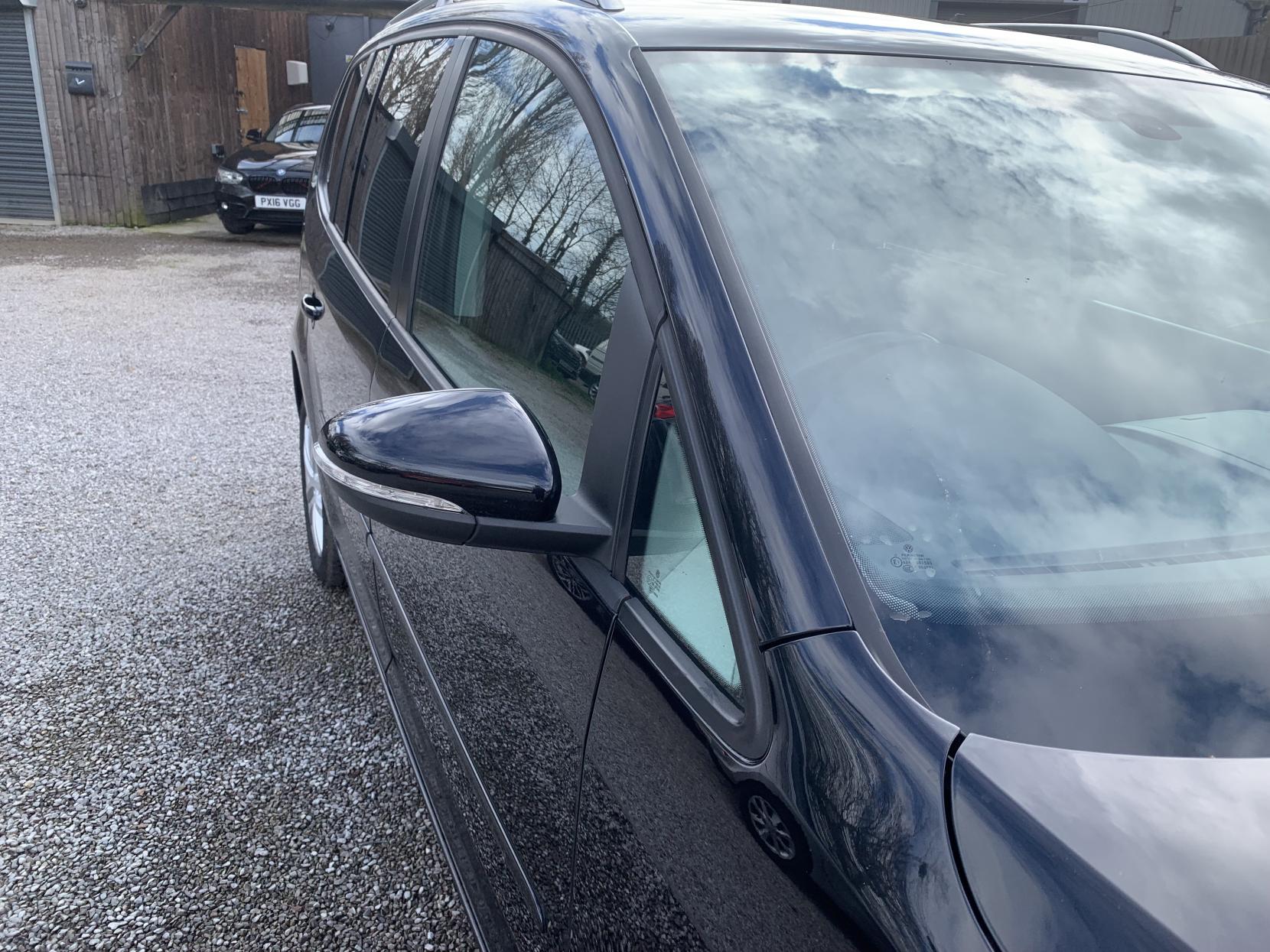 Volkswagen Touran 1.6 TDI BlueMotion Tech SE MPV 5dr Diesel DSG Euro 5 (s/s) (105 ps)