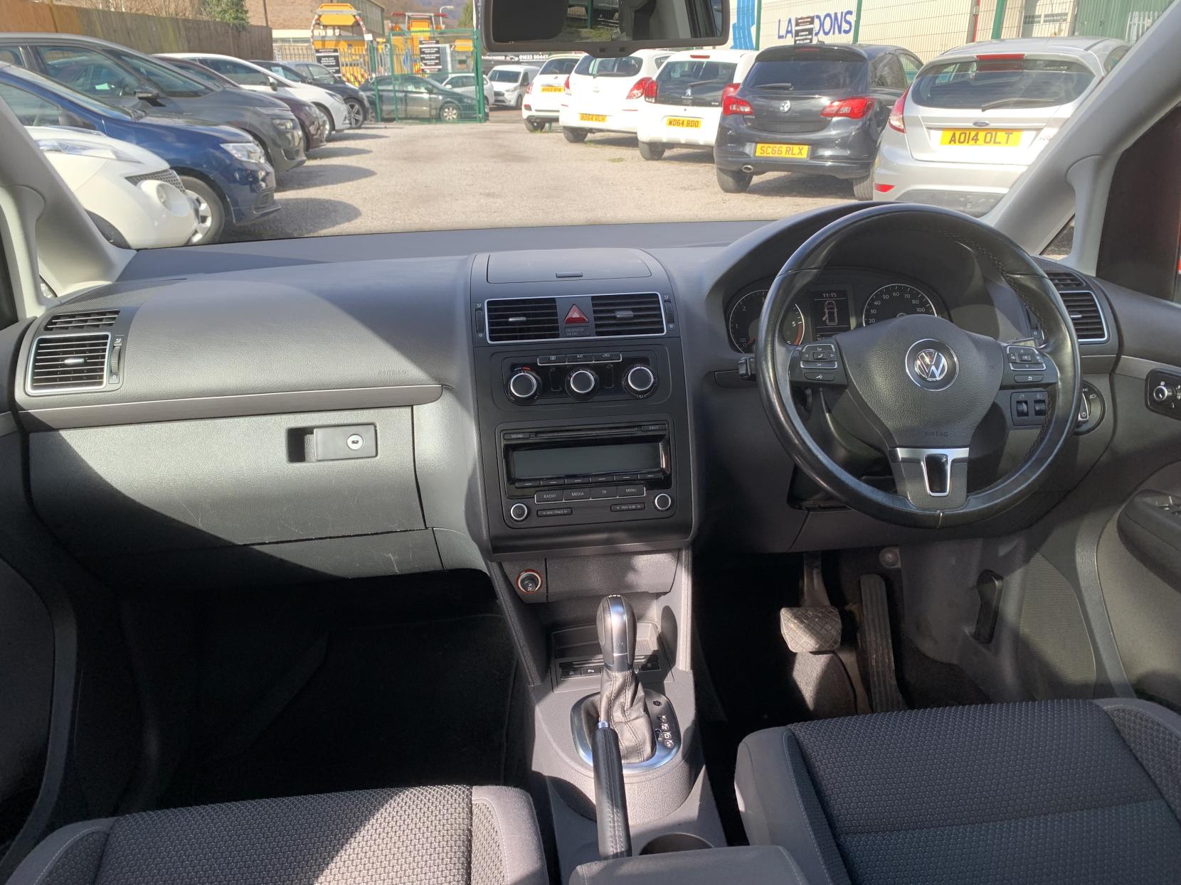 Volkswagen Touran 1.6 TDI BlueMotion Tech SE MPV 5dr Diesel DSG Euro 5 (s/s) (105 ps)