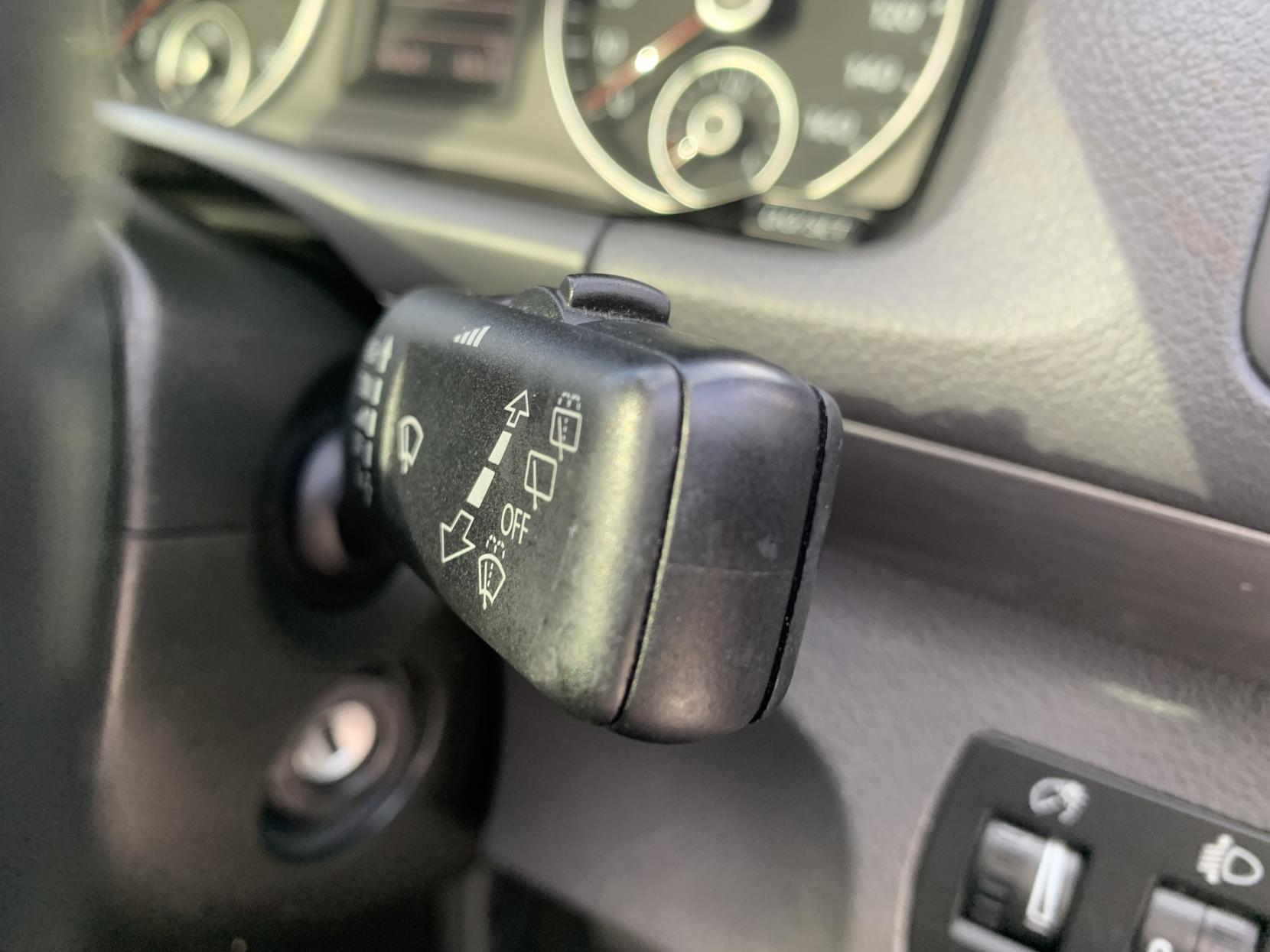 Volkswagen Touran 1.6 TDI BlueMotion Tech SE MPV 5dr Diesel DSG Euro 5 (s/s) (105 ps)