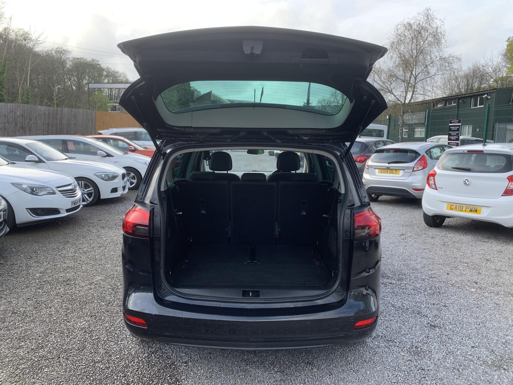 Vauxhall Zafira Tourer 1.4i Turbo SRi MPV 5dr Petrol Manual Euro 6 (140 ps)