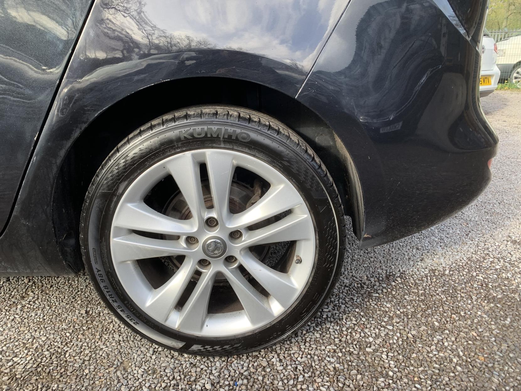 Vauxhall Zafira Tourer 1.4i Turbo SRi MPV 5dr Petrol Manual Euro 6 (140 ps)