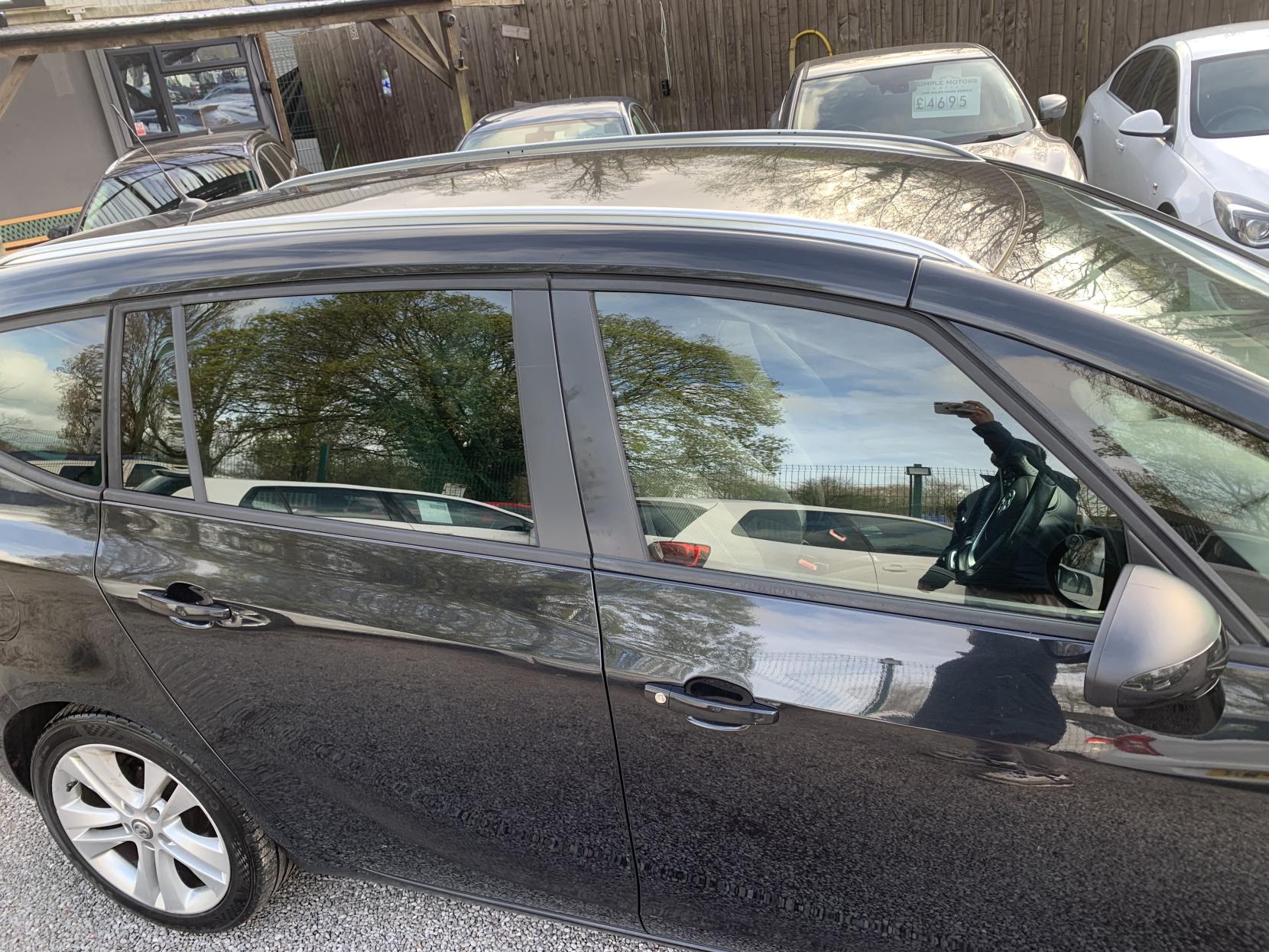 Vauxhall Zafira Tourer 1.4i Turbo SRi MPV 5dr Petrol Manual Euro 6 (140 ps)