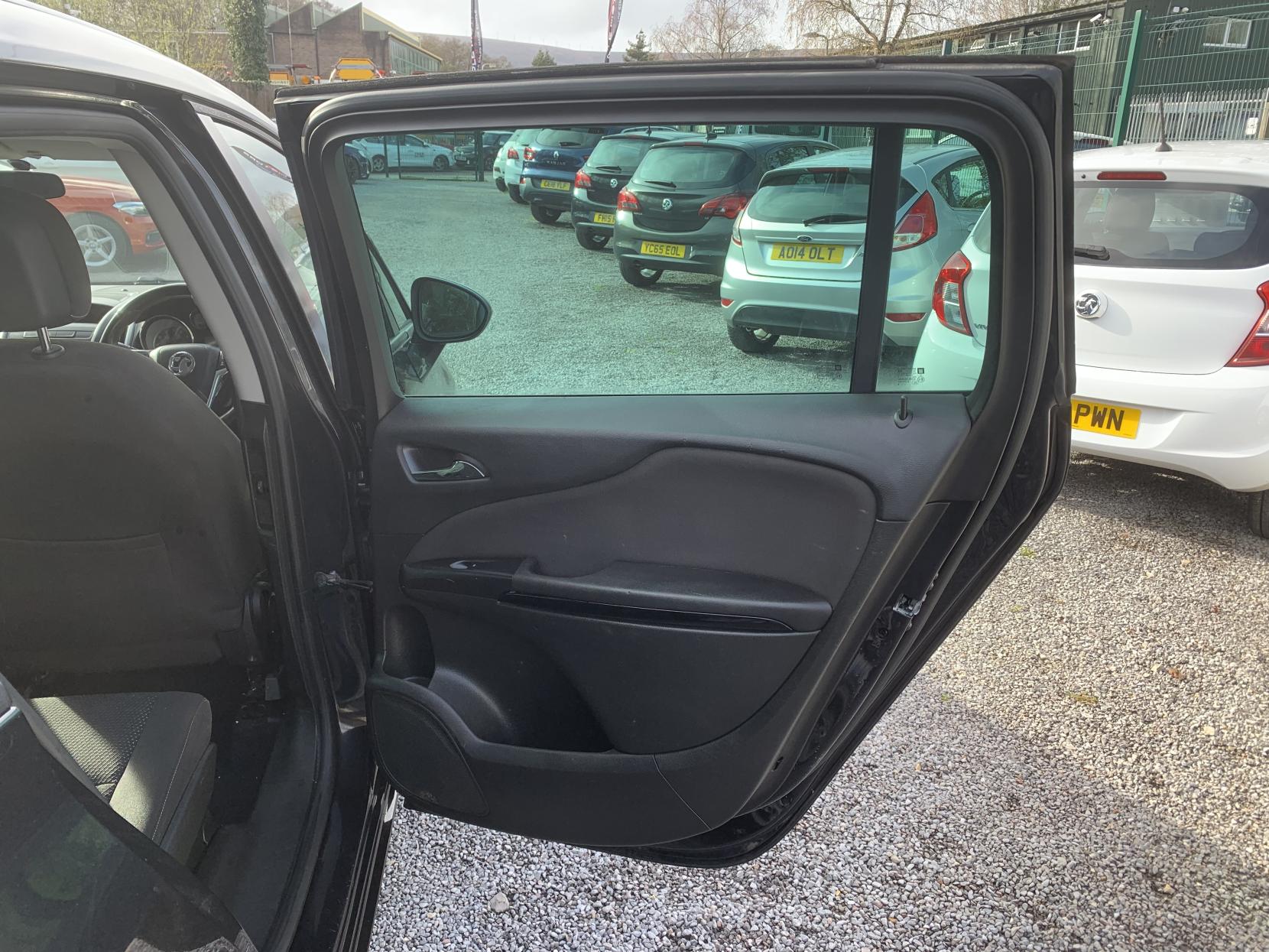 Vauxhall Zafira Tourer 1.4i Turbo SRi MPV 5dr Petrol Manual Euro 6 (140 ps)