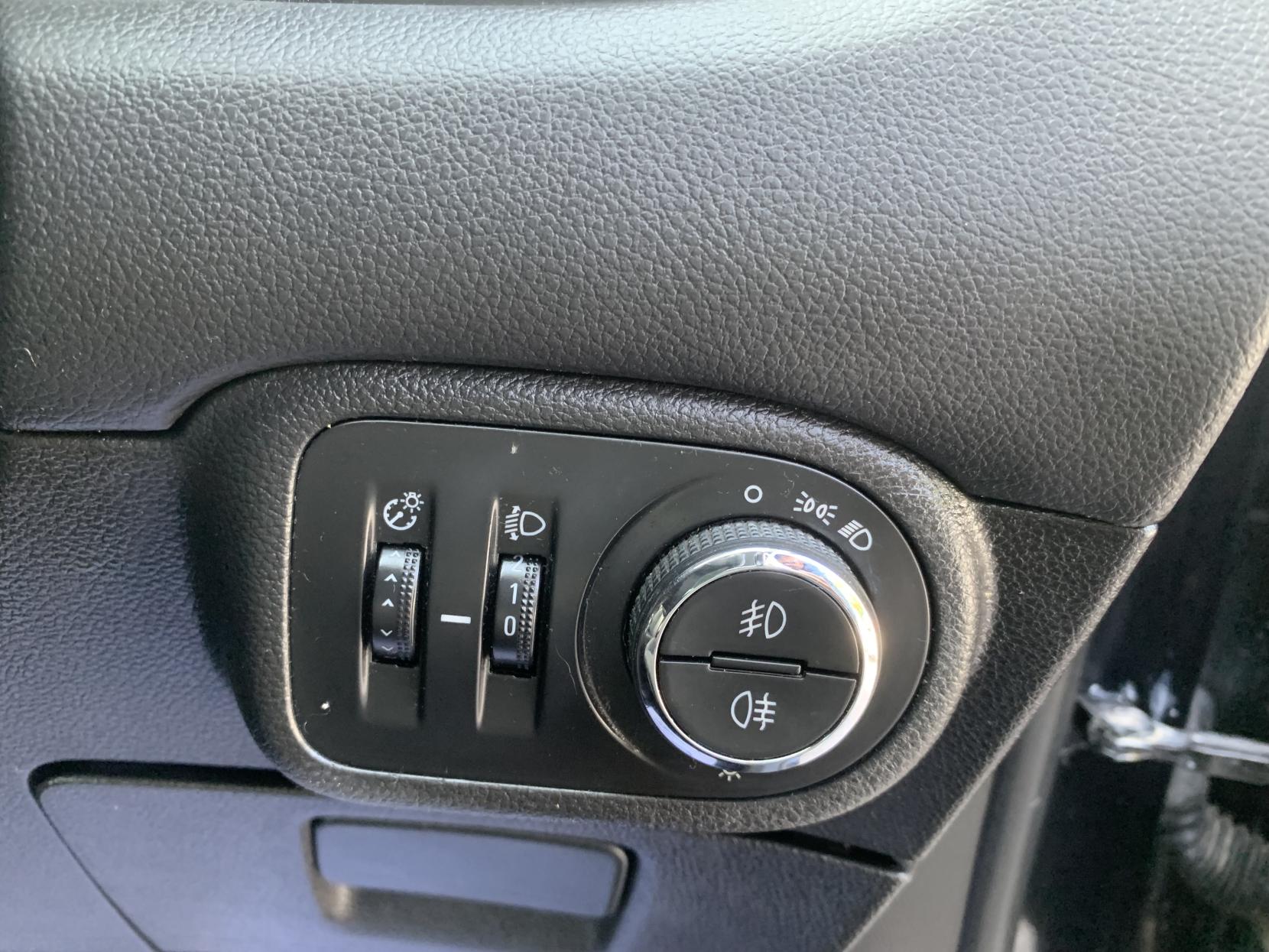 Vauxhall Zafira Tourer 1.4i Turbo SRi MPV 5dr Petrol Manual Euro 6 (140 ps)