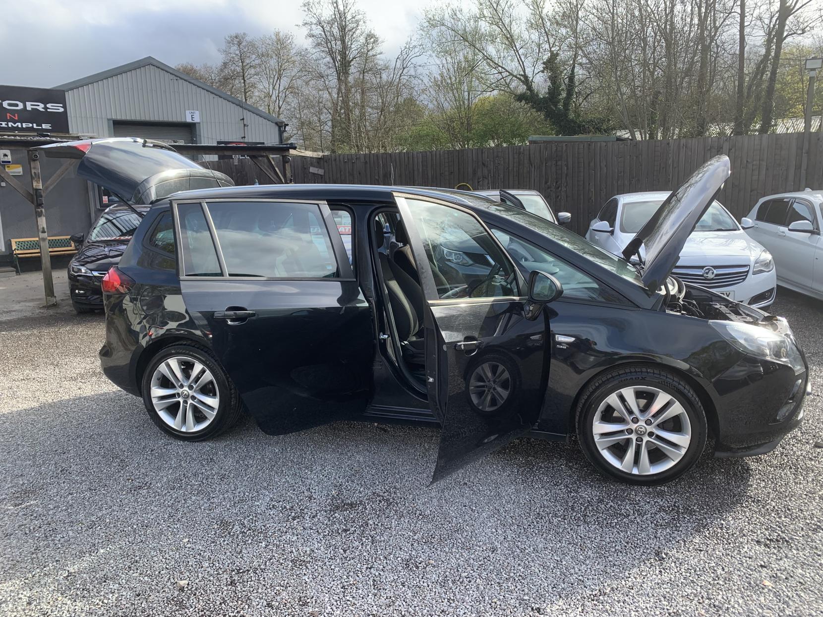 Vauxhall Zafira Tourer 1.4i Turbo SRi MPV 5dr Petrol Manual Euro 6 (140 ps)