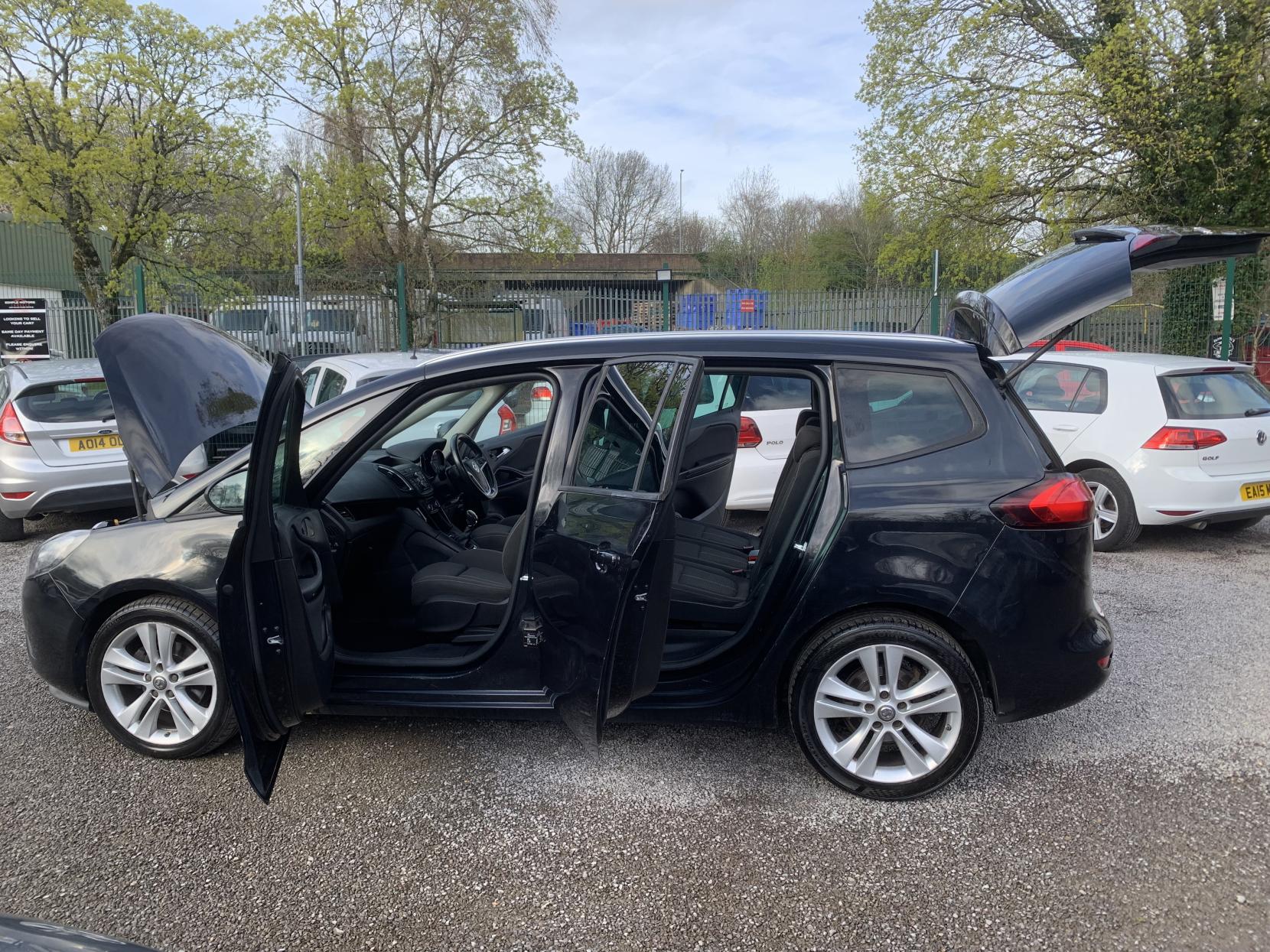 Vauxhall Zafira Tourer 1.4i Turbo SRi MPV 5dr Petrol Manual Euro 6 (140 ps)