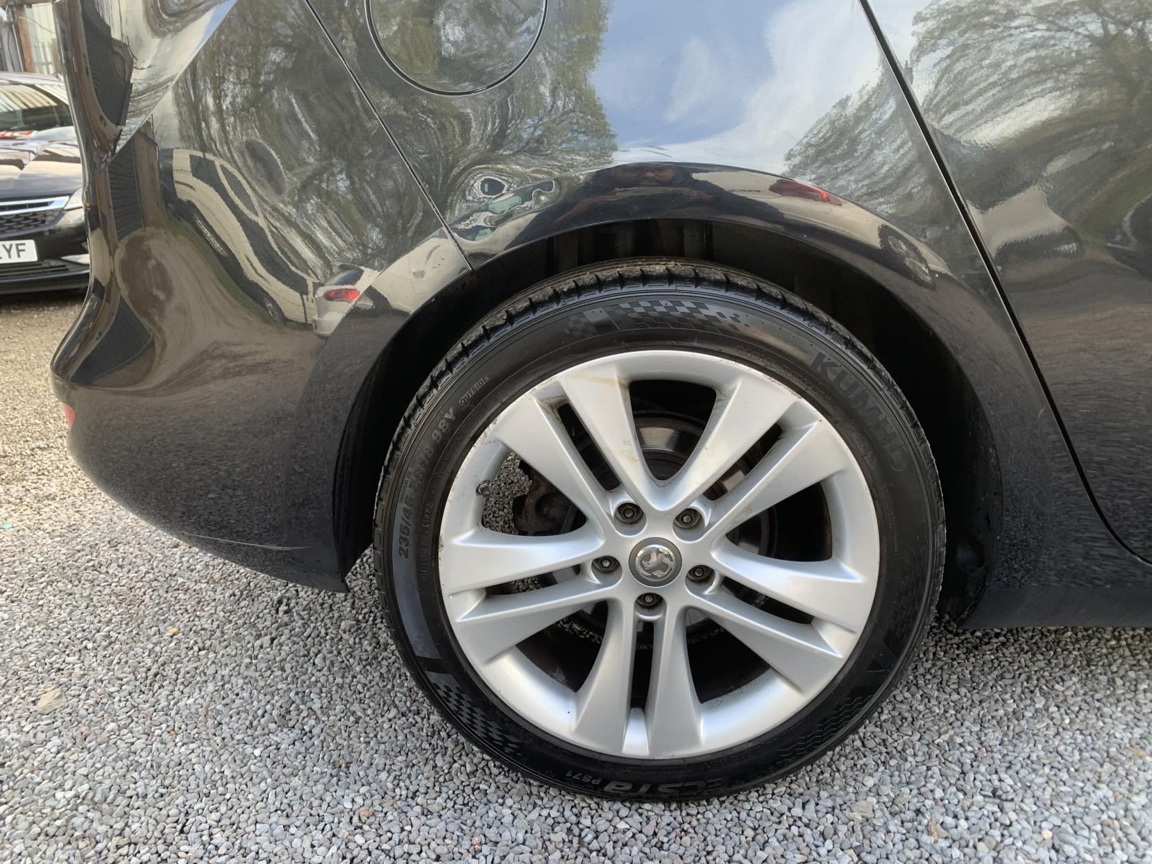 Vauxhall Zafira Tourer 1.4i Turbo SRi MPV 5dr Petrol Manual Euro 6 (140 ps)