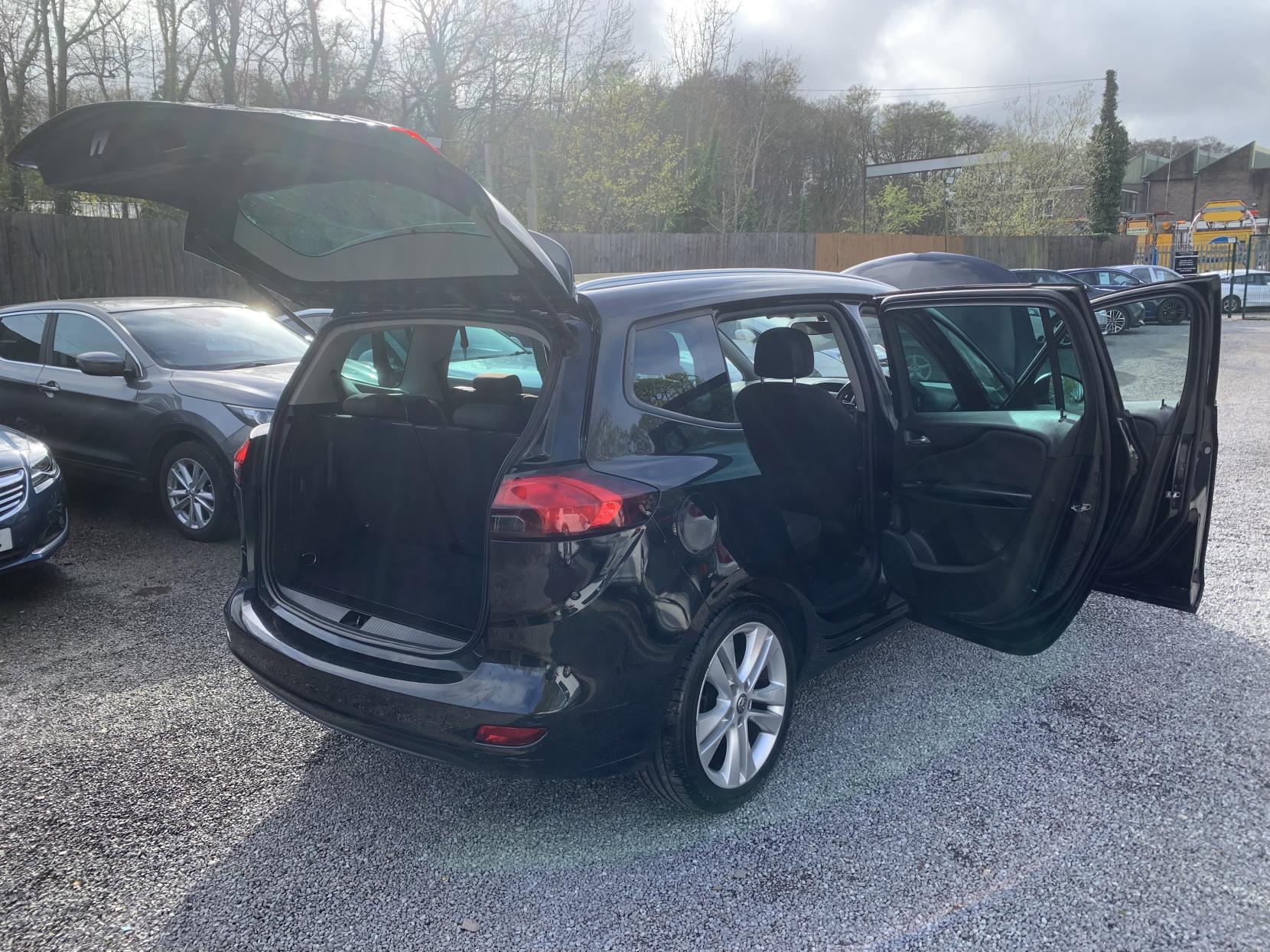 Vauxhall Zafira Tourer 1.4i Turbo SRi MPV 5dr Petrol Manual Euro 6 (140 ps)