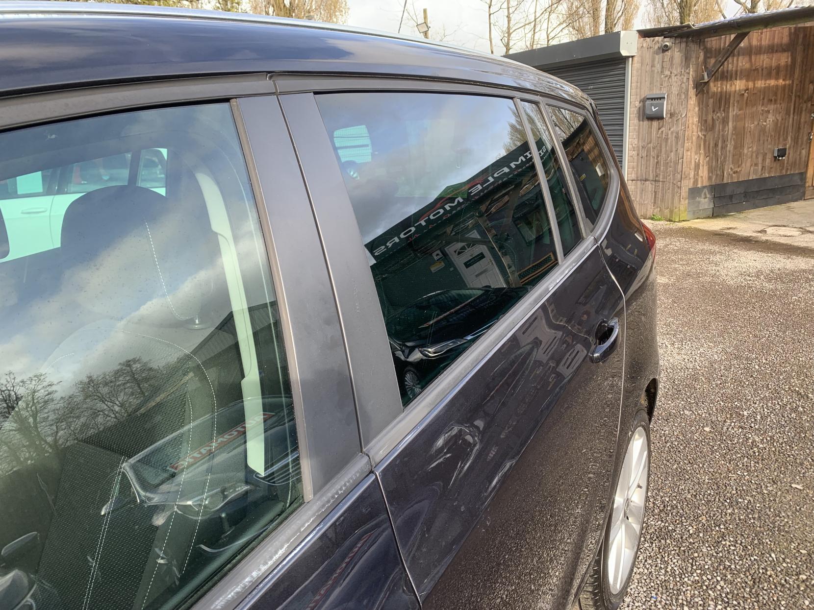 Vauxhall Zafira Tourer 1.4i Turbo SRi MPV 5dr Petrol Manual Euro 6 (140 ps)