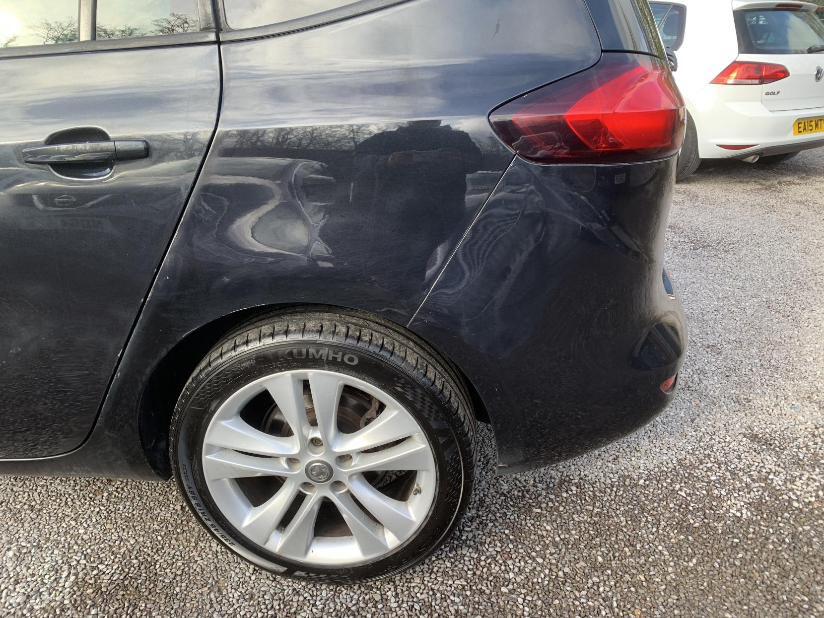 Vauxhall Zafira Tourer 1.4i Turbo SRi MPV 5dr Petrol Manual Euro 6 (140 ps)