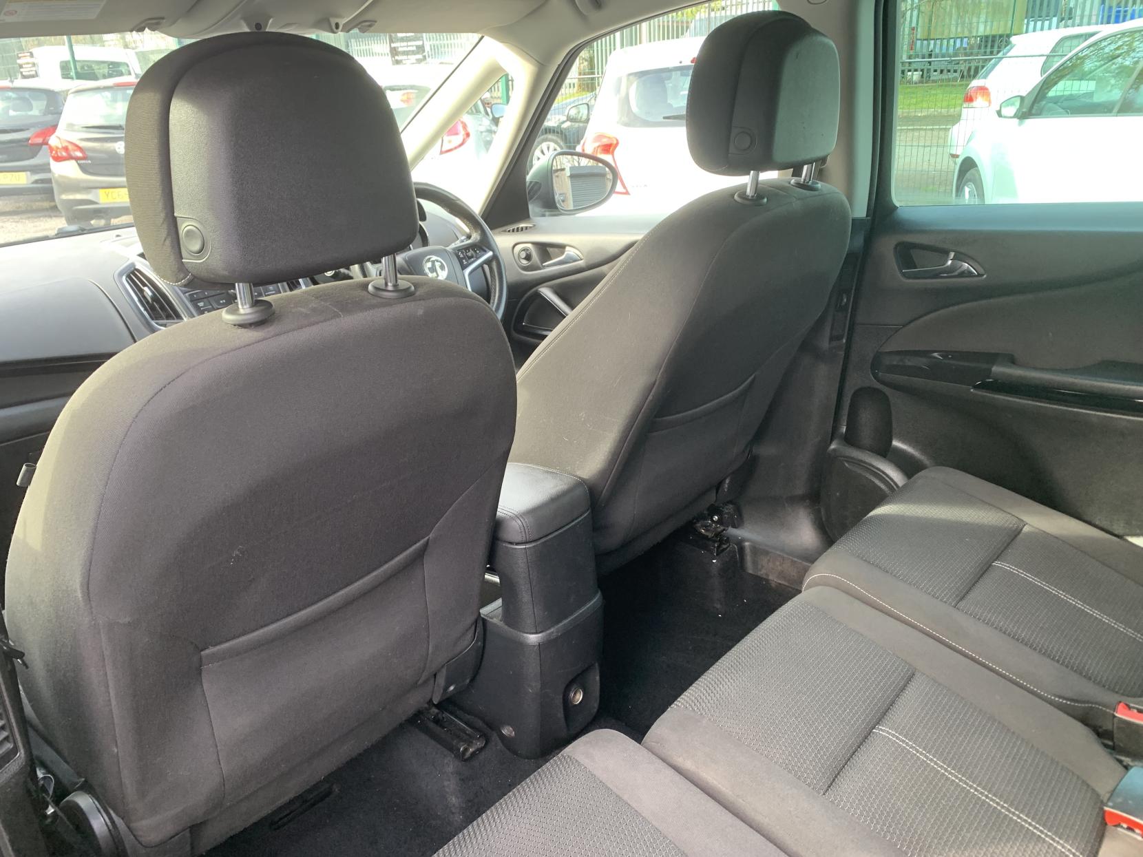 Vauxhall Zafira Tourer 1.4i Turbo SRi MPV 5dr Petrol Manual Euro 6 (140 ps)