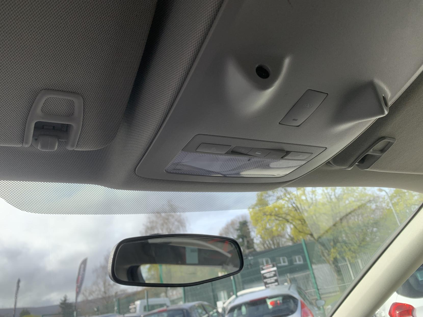 Vauxhall Zafira Tourer 1.4i Turbo SRi MPV 5dr Petrol Manual Euro 6 (140 ps)