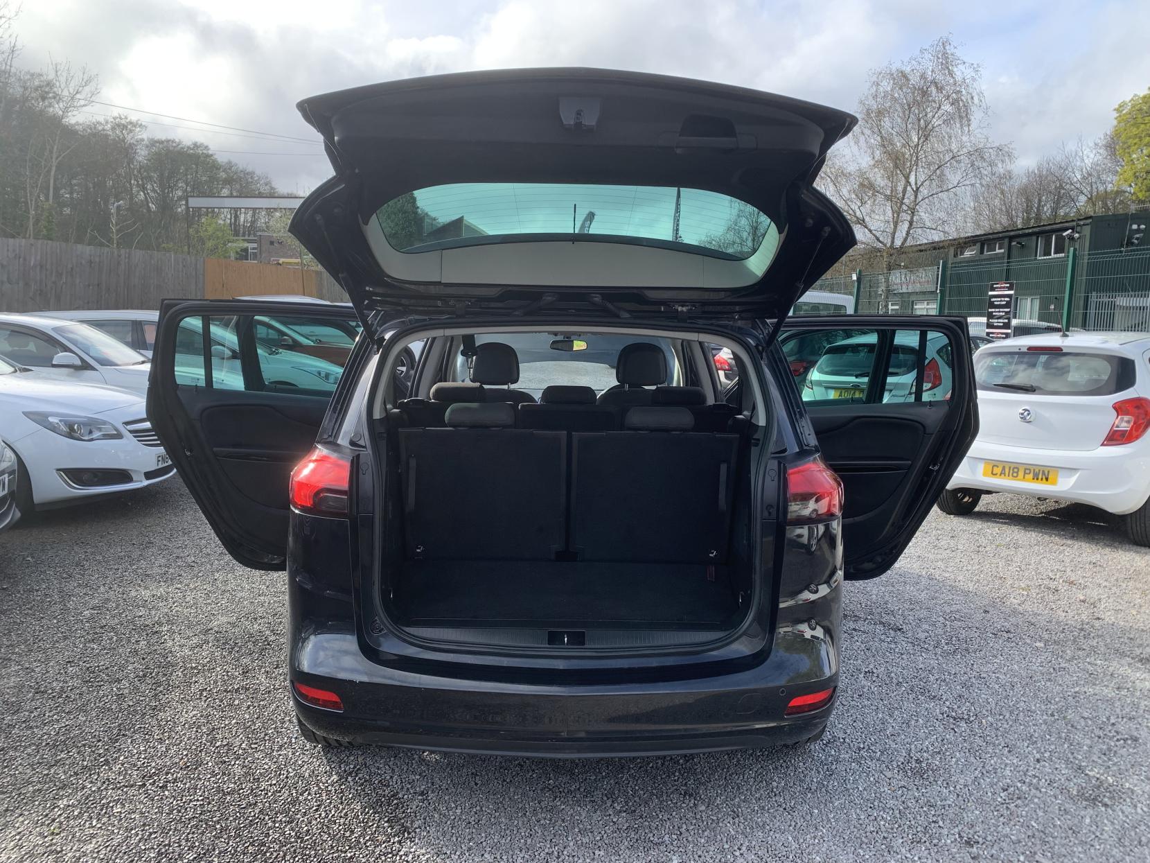 Vauxhall Zafira Tourer 1.4i Turbo SRi MPV 5dr Petrol Manual Euro 6 (140 ps)