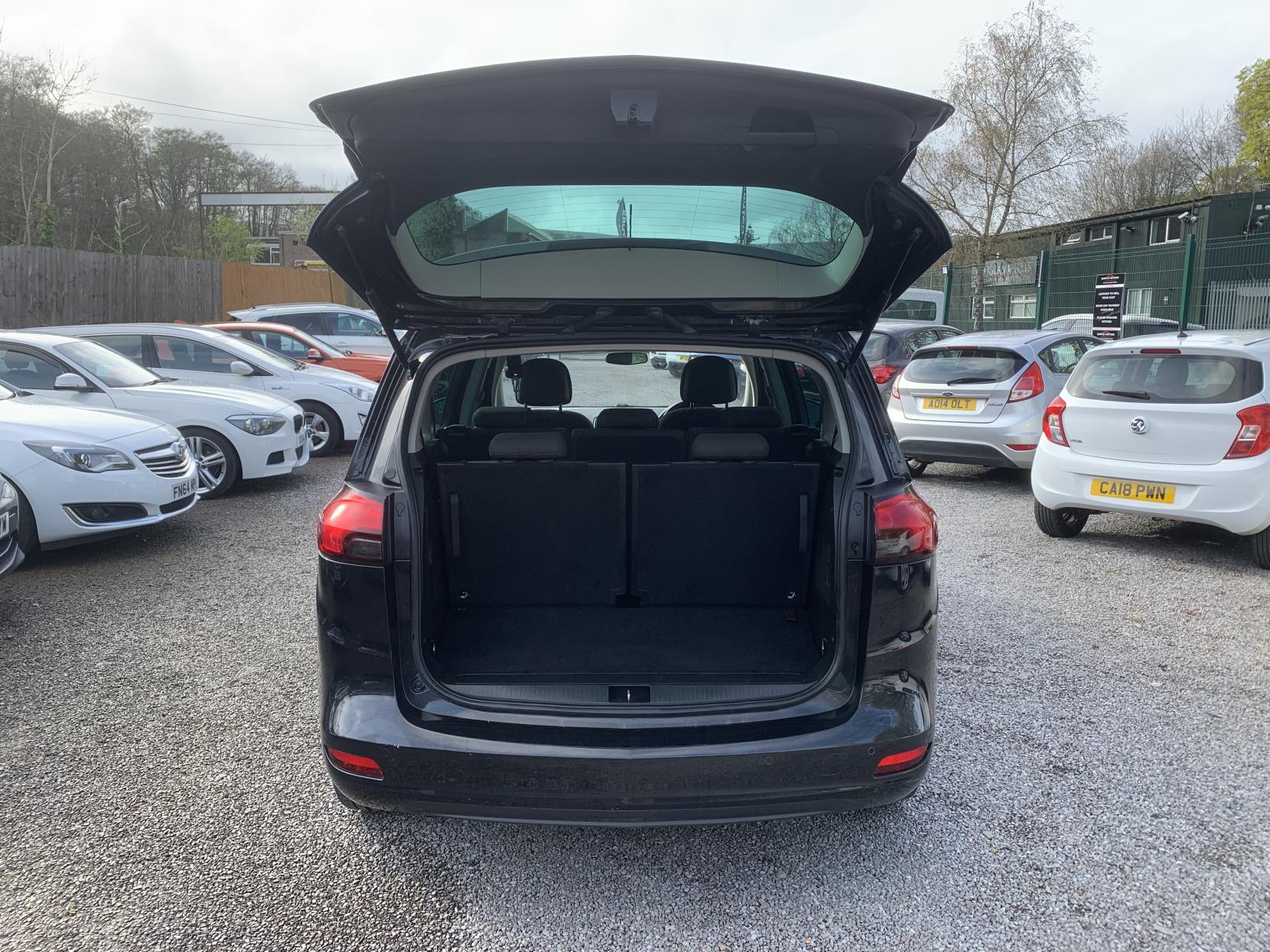 Vauxhall Zafira Tourer 1.4i Turbo SRi MPV 5dr Petrol Manual Euro 6 (140 ps)