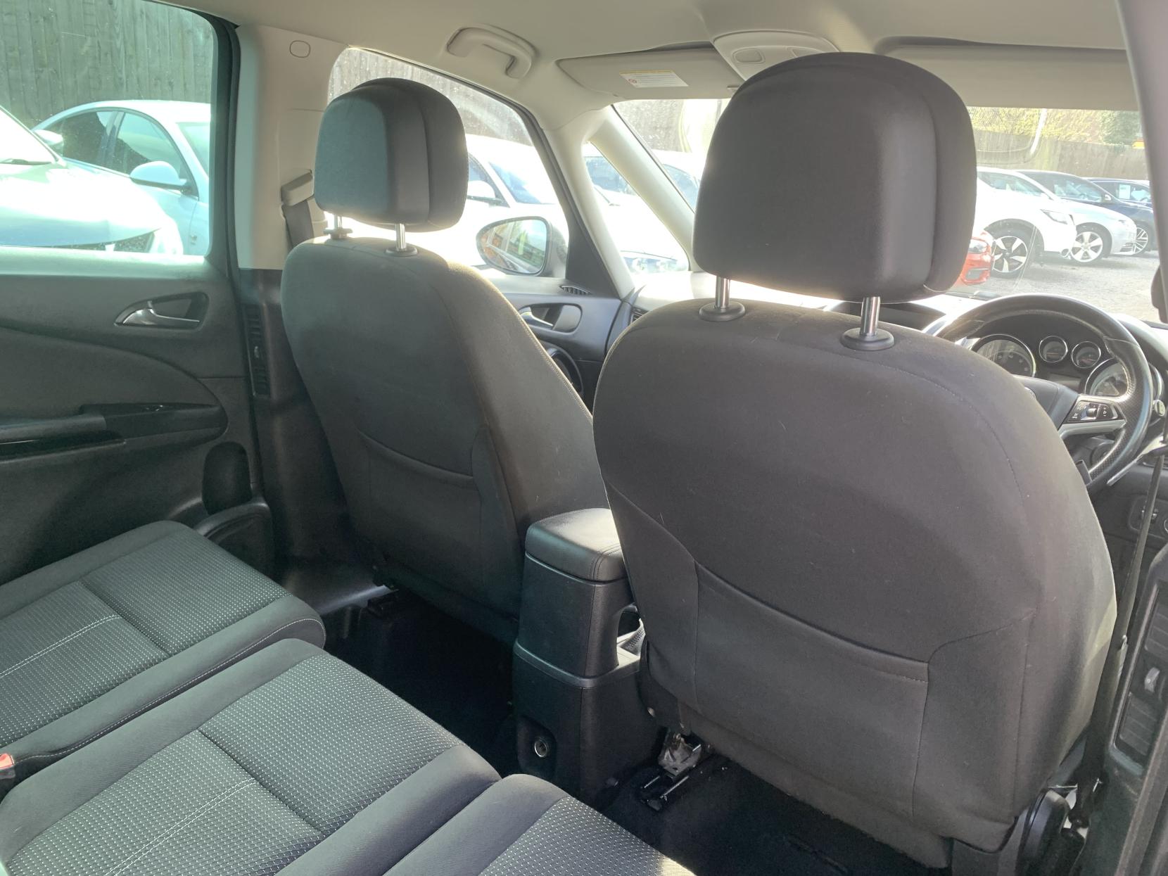 Vauxhall Zafira Tourer 1.4i Turbo SRi MPV 5dr Petrol Manual Euro 6 (140 ps)