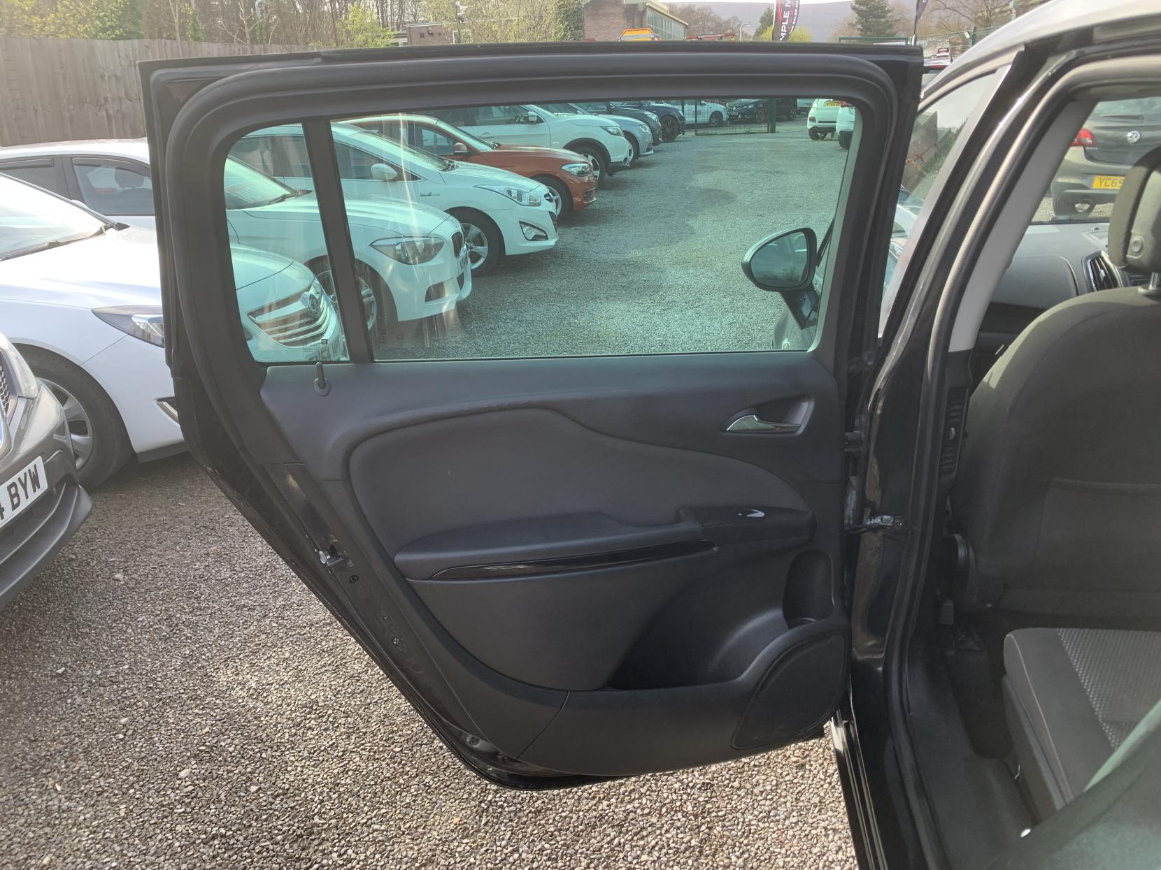 Vauxhall Zafira Tourer 1.4i Turbo SRi MPV 5dr Petrol Manual Euro 6 (140 ps)