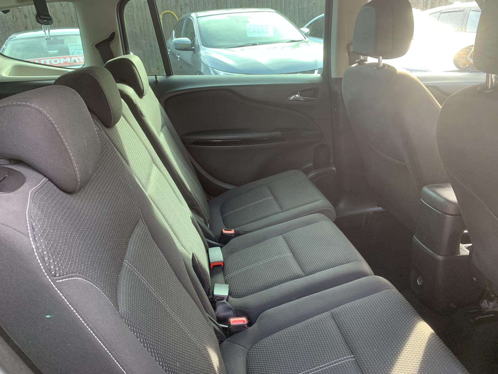 Vauxhall Zafira Tourer 1.4i Turbo SRi MPV 5dr Petrol Manual Euro 6 (140 ps)