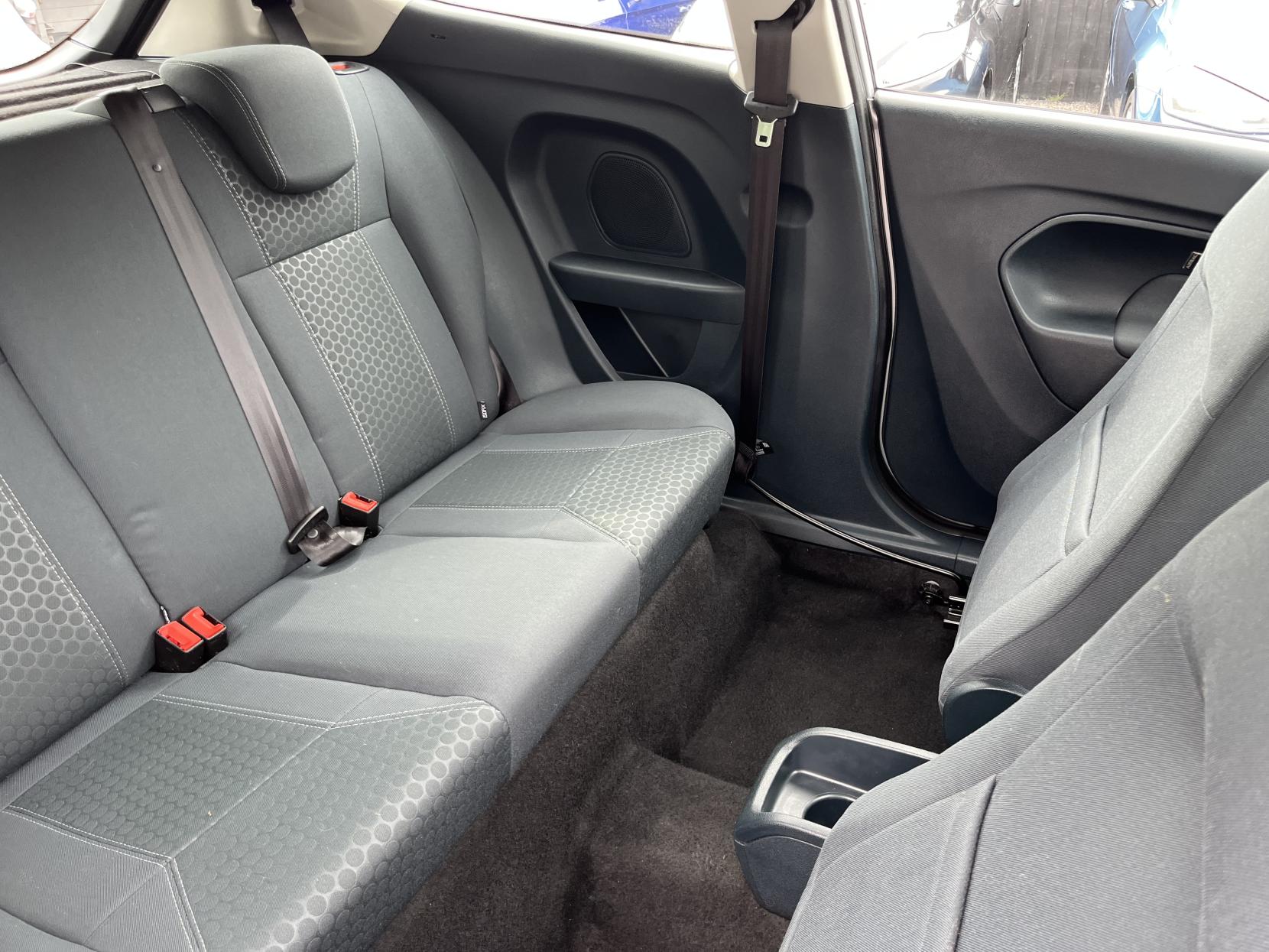 2012 00 FORD FIESTA