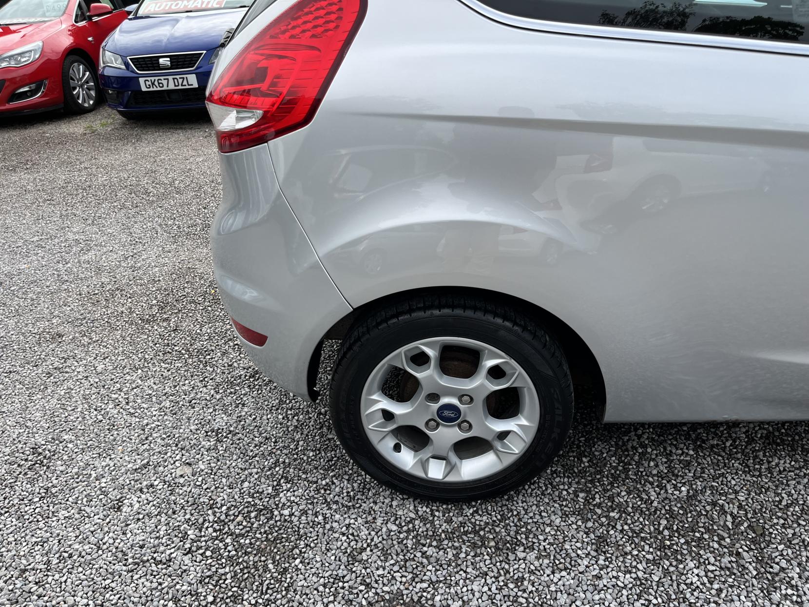 2012 00 FORD FIESTA