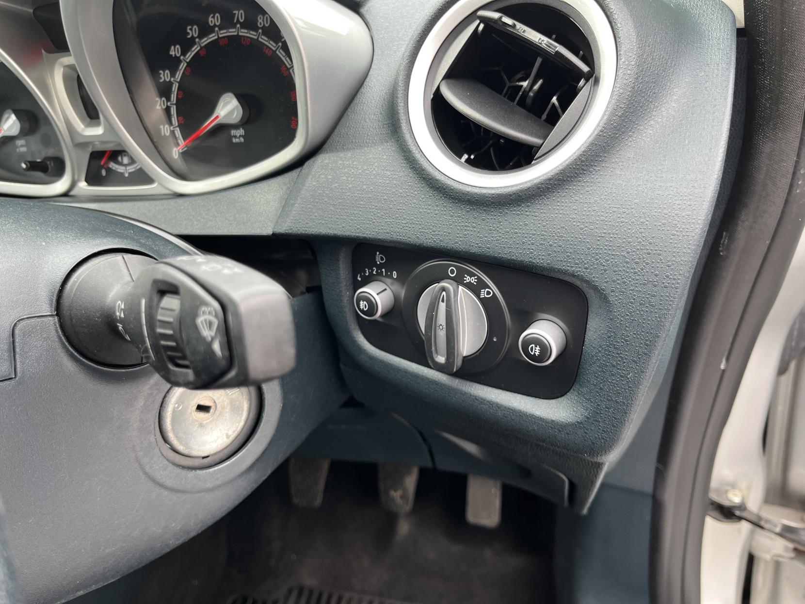 2012 00 FORD FIESTA