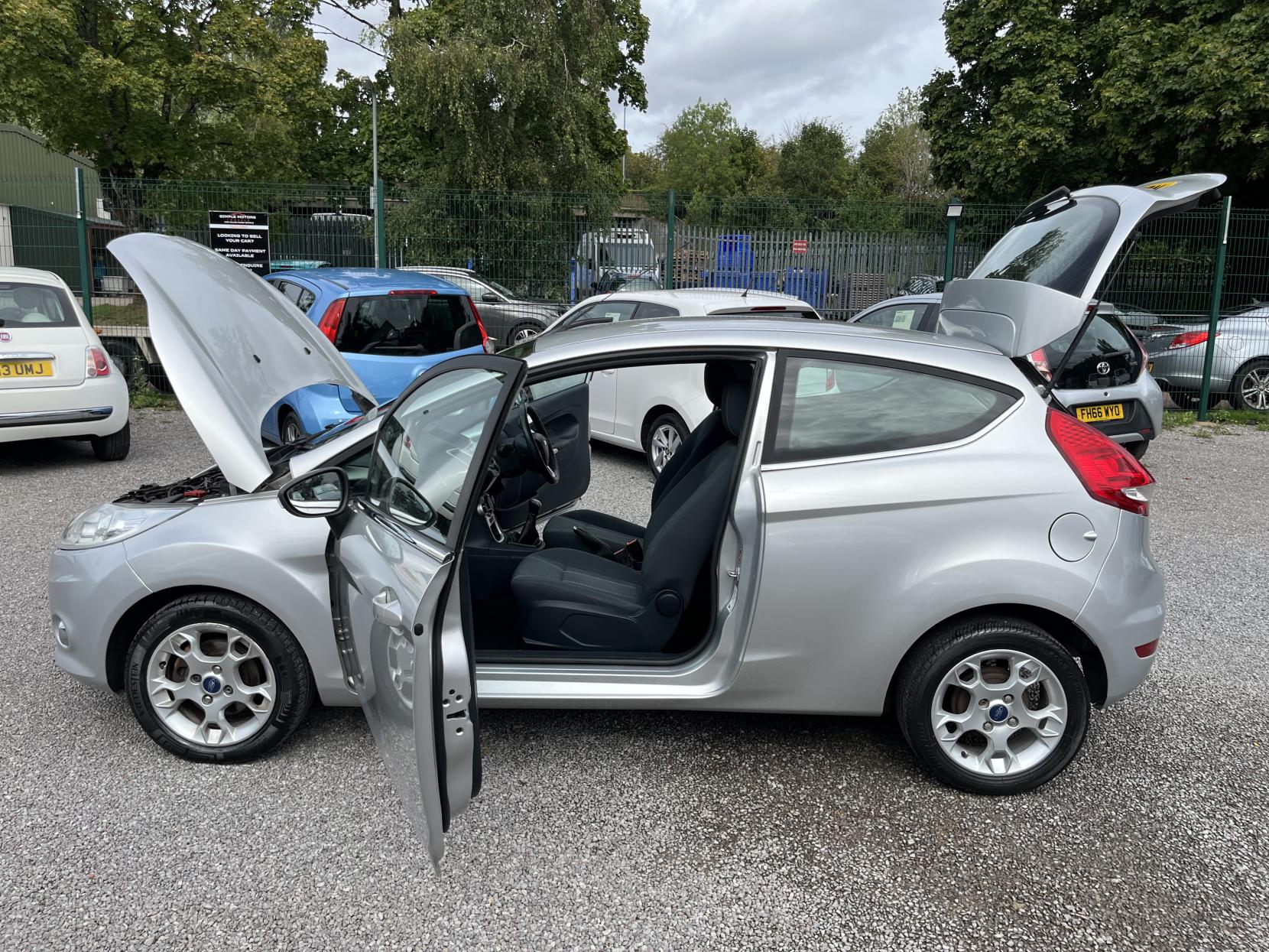 2012 00 FORD FIESTA