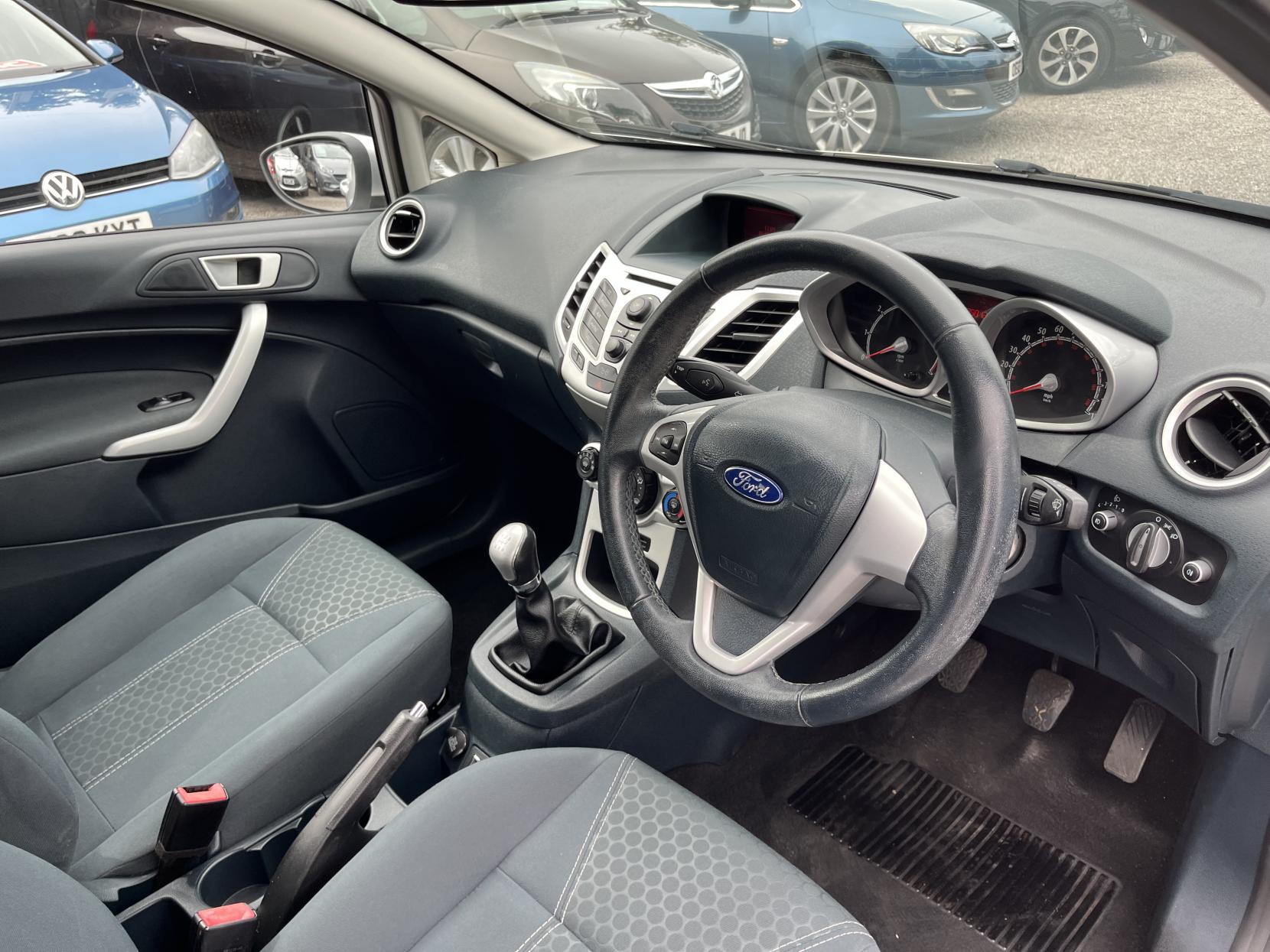 2012 00 FORD FIESTA